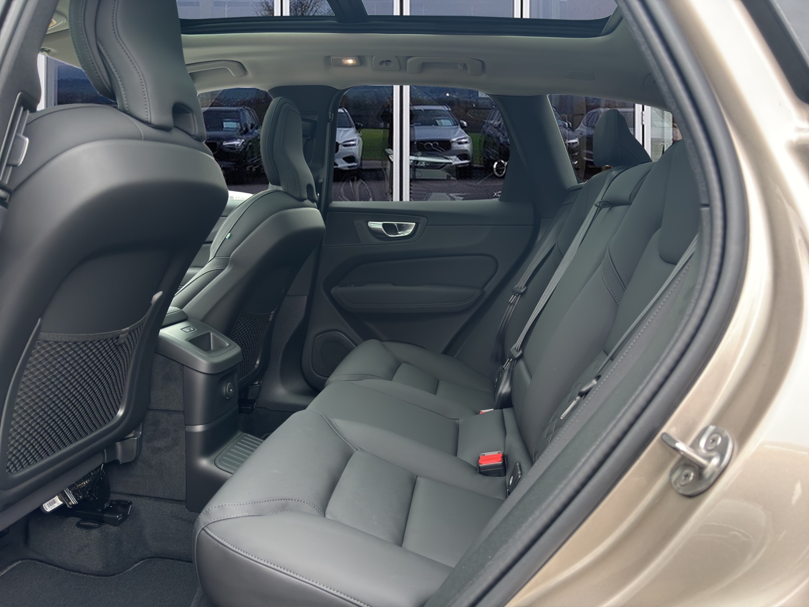 VOLVO XC60 2.0 T6 TE Plus Bright eAWD-image-7