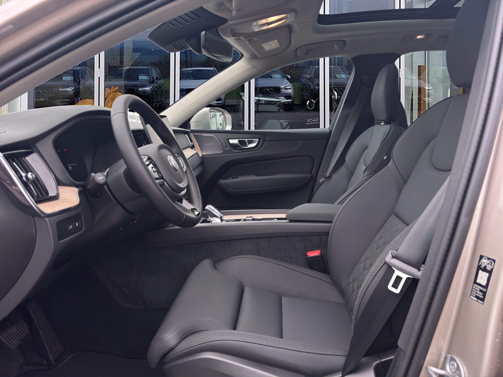 VOLVO XC60 2.0 T6 TE Plus Bright eAWD-image-8