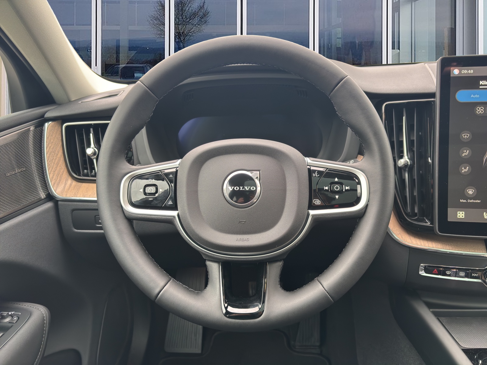 VOLVO XC60 2.0 T6 TE Plus Bright eAWD-image-11