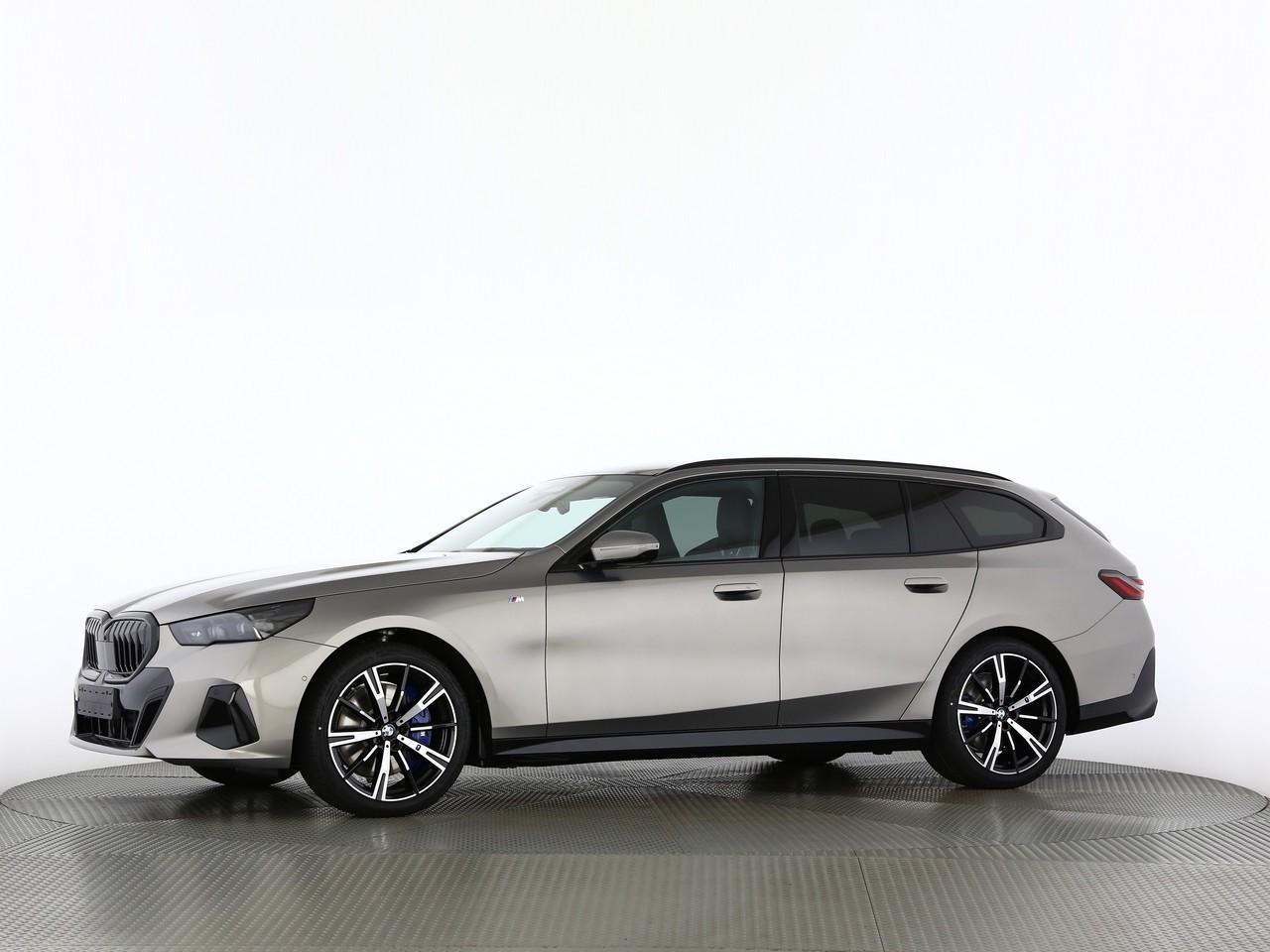 BMW 540d xDrive Touring M Sport Pro-showroom-element-3