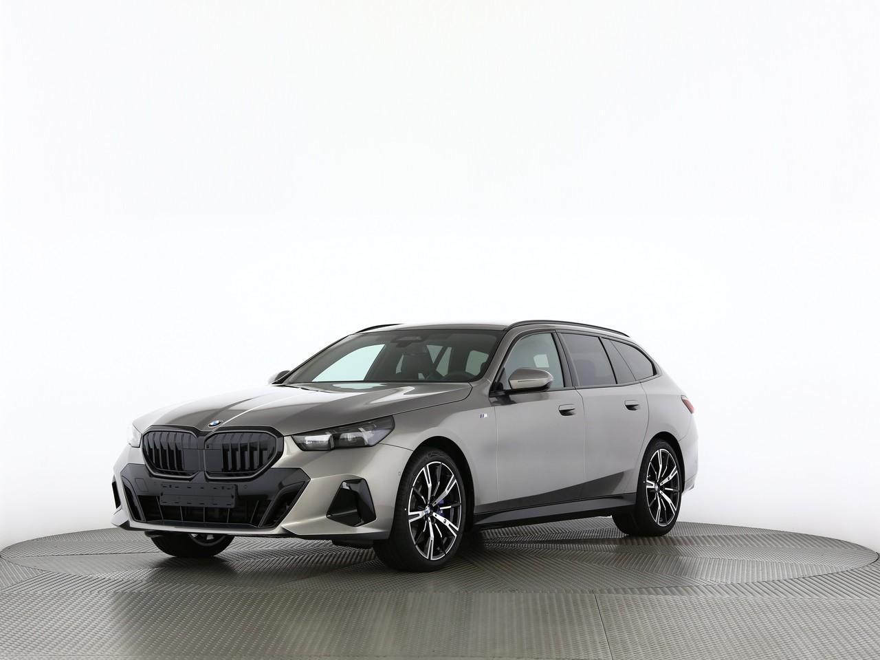 BMW 540d xDrive Touring M Sport Pro-showroom-element-1