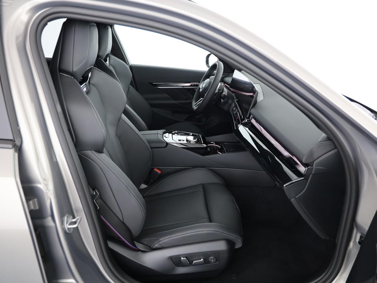 BMW 540d xDrive Touring M Sport Pro-image-17