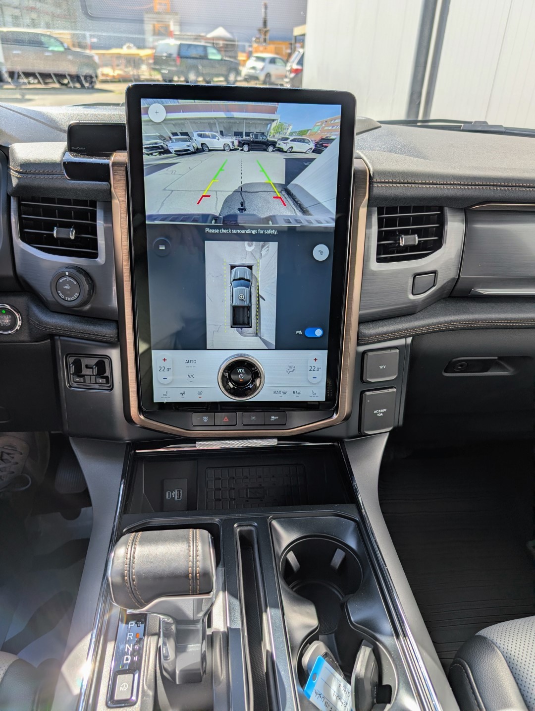 FORD F-150 Lightning 91 kWh Lariat Launch Edition-image-9