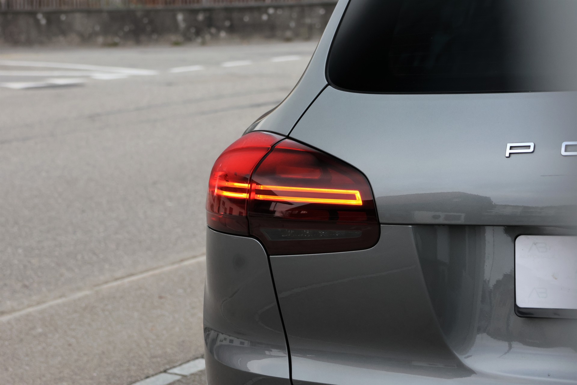 PORSCHE Cayenne S E-Hybrid (CH)-image-4