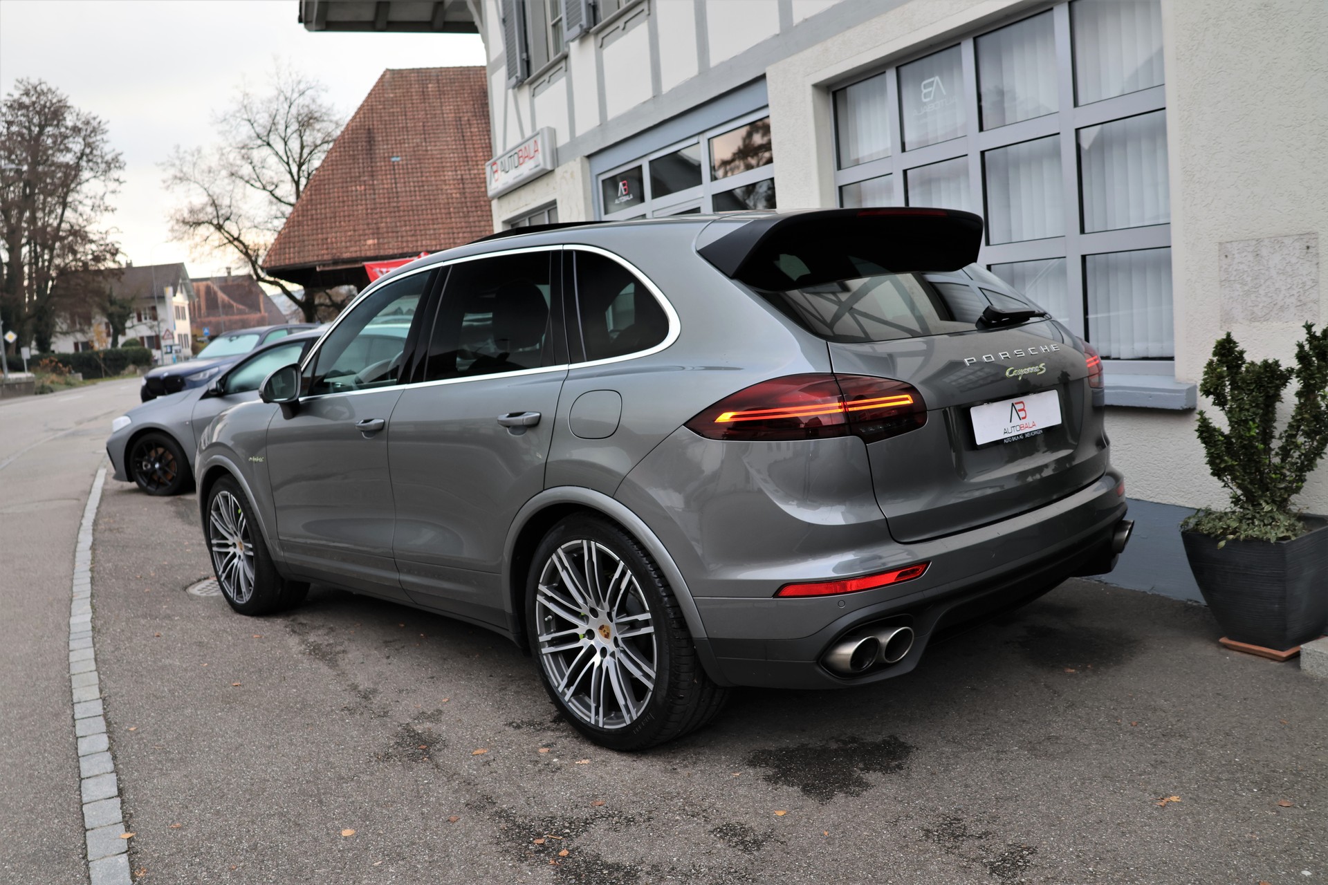 PORSCHE Cayenne S E-Hybrid (CH)-image-5