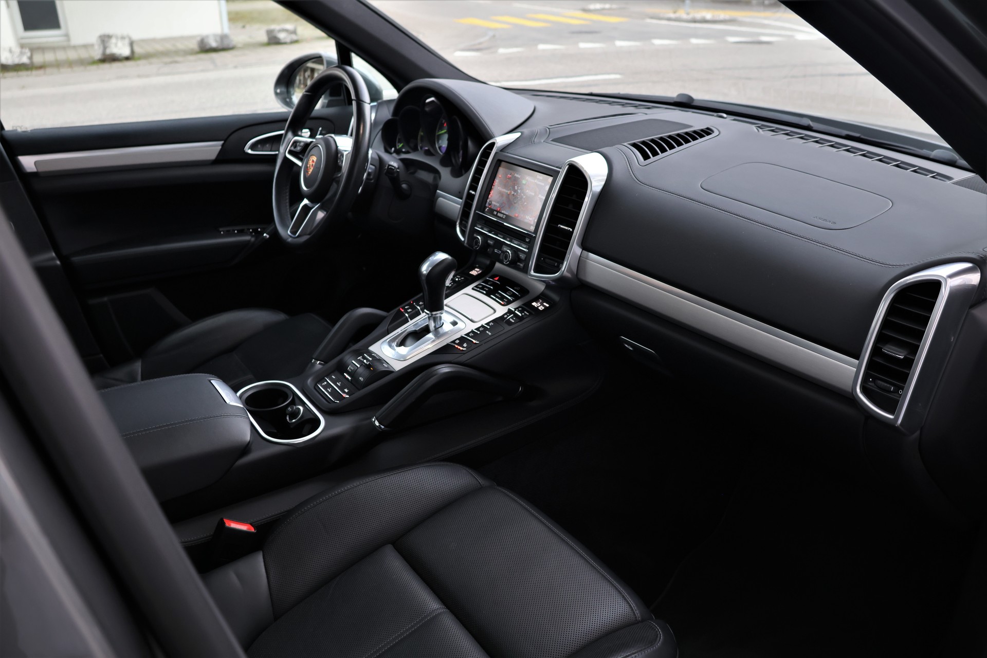 PORSCHE Cayenne S E-Hybrid (CH)-image-19