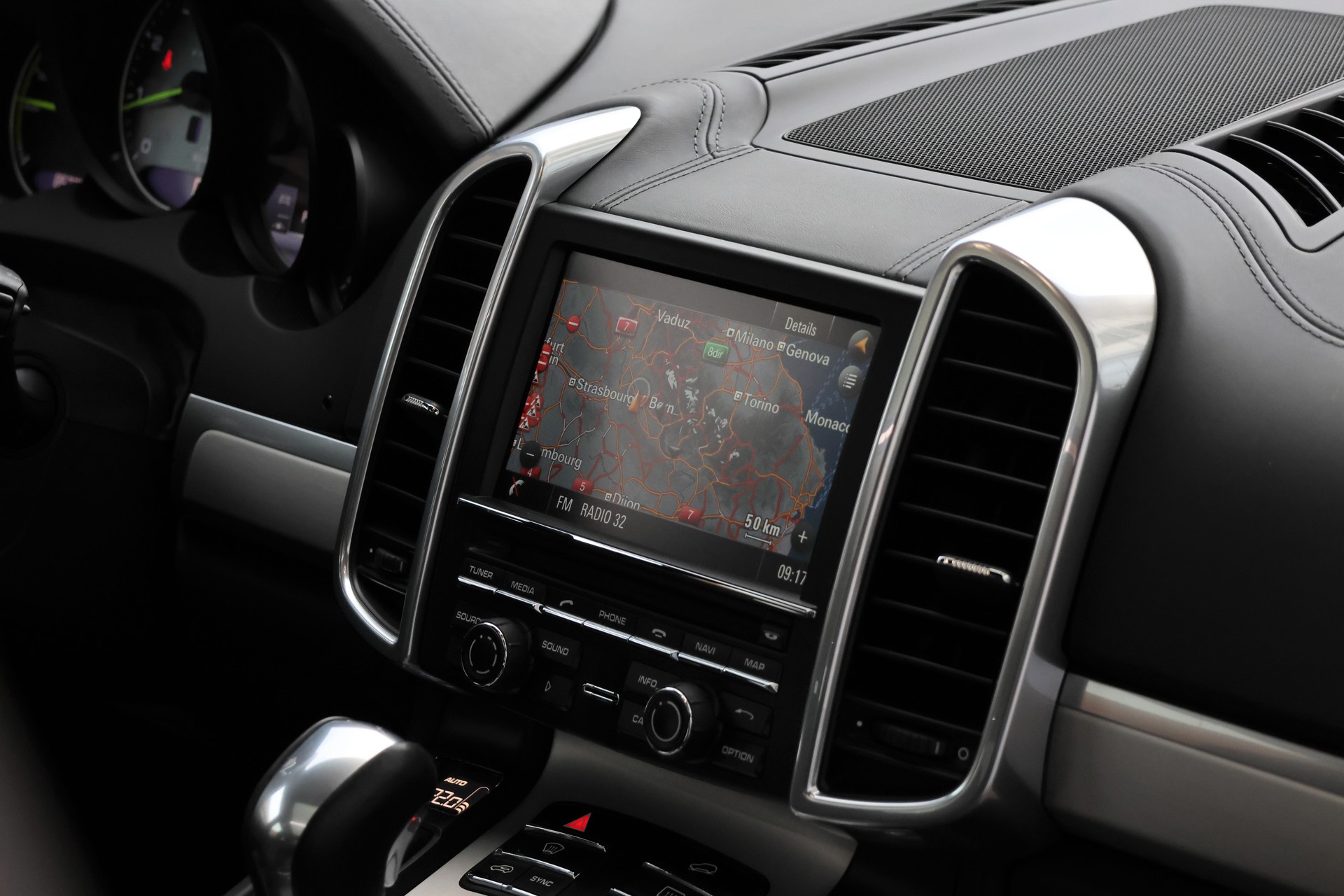PORSCHE Cayenne S E-Hybrid (CH)-image-20