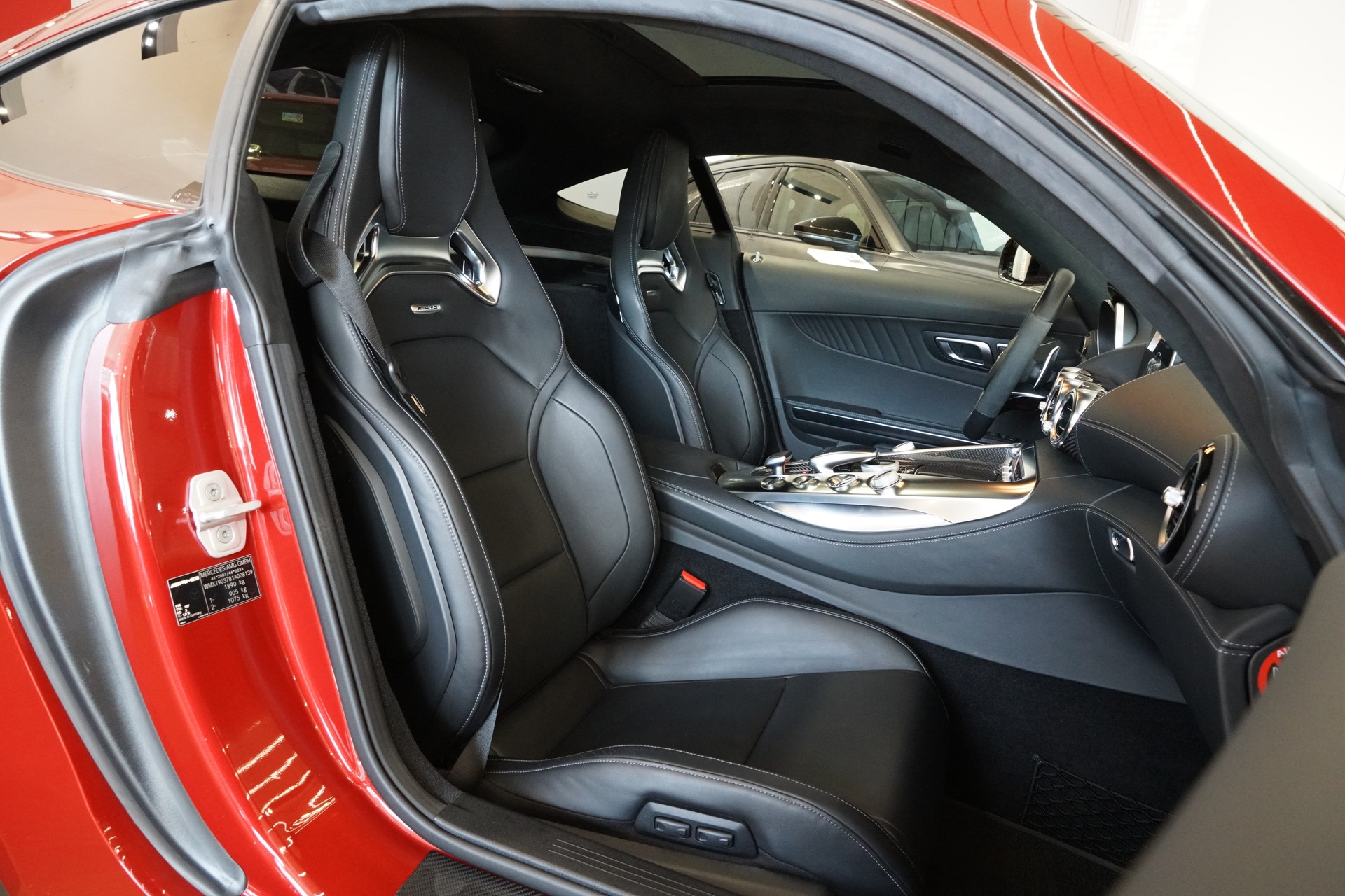 MERCEDES-BENZ AMG GT S Speedshift DCT-image-24