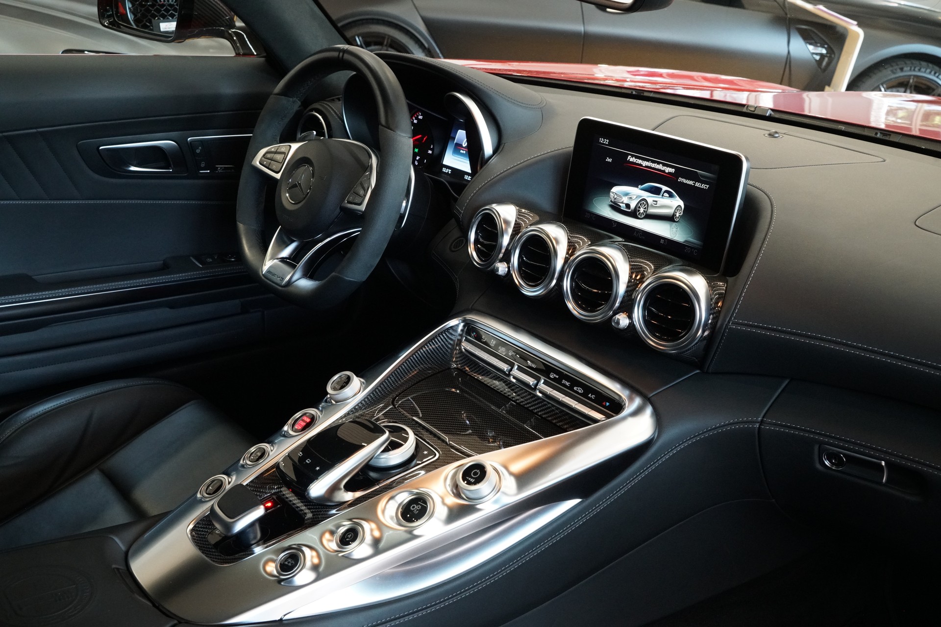 MERCEDES-BENZ AMG GT S Speedshift DCT-image-25