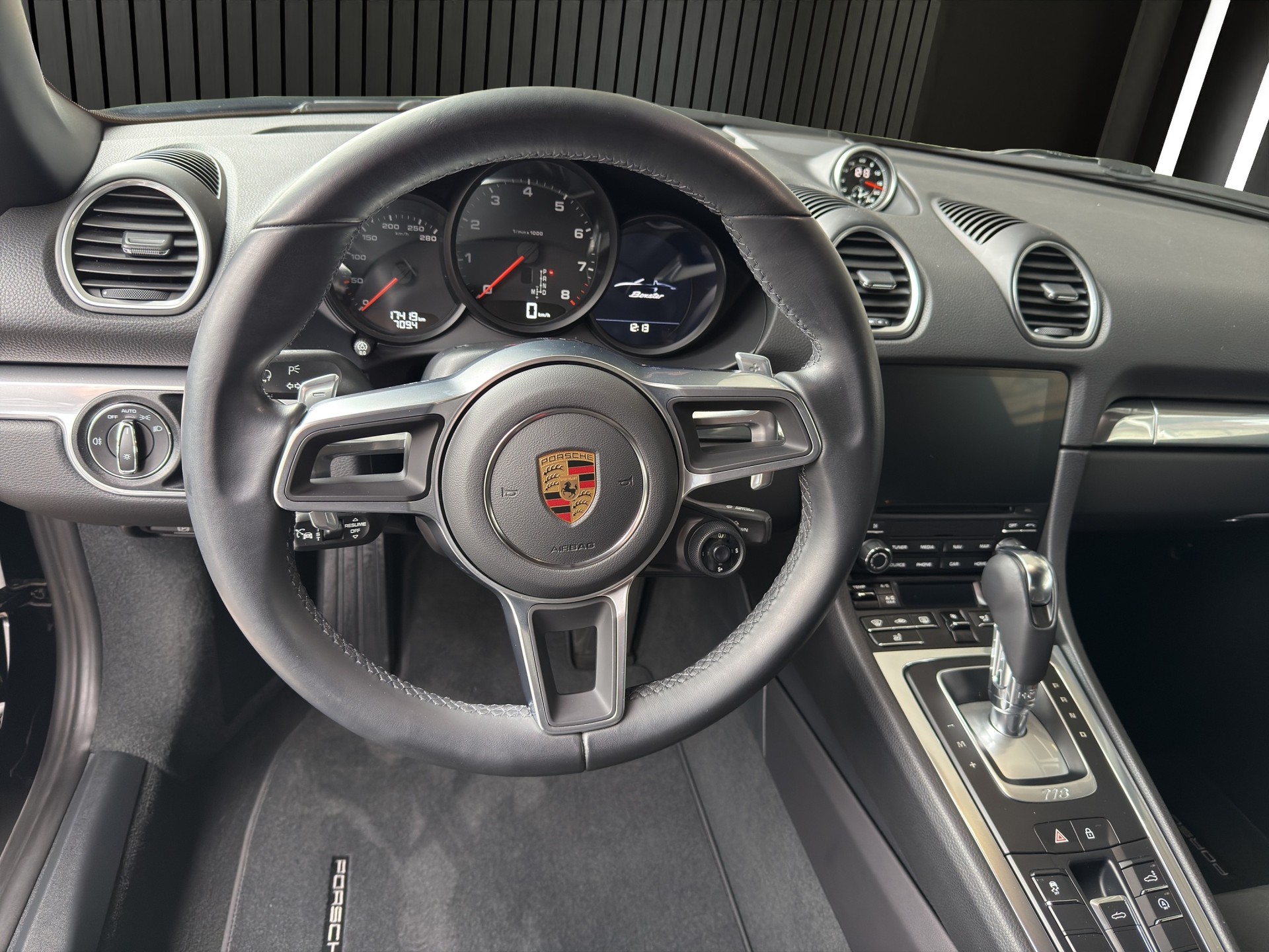 PORSCHE Boxster 718 2.0 PDK-image-9