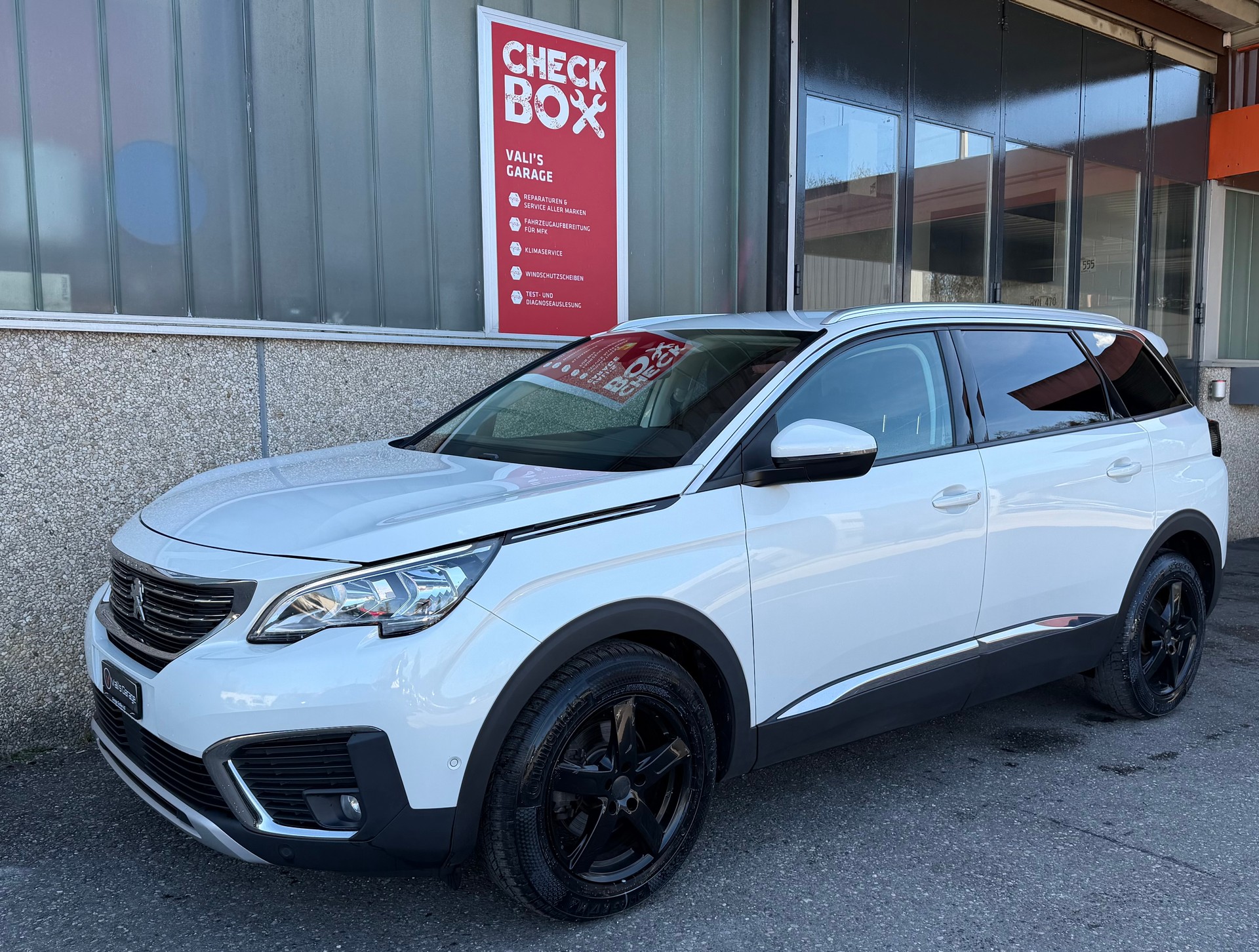 PEUGEOT 5008 1.5 BlueHDi Allure EAT