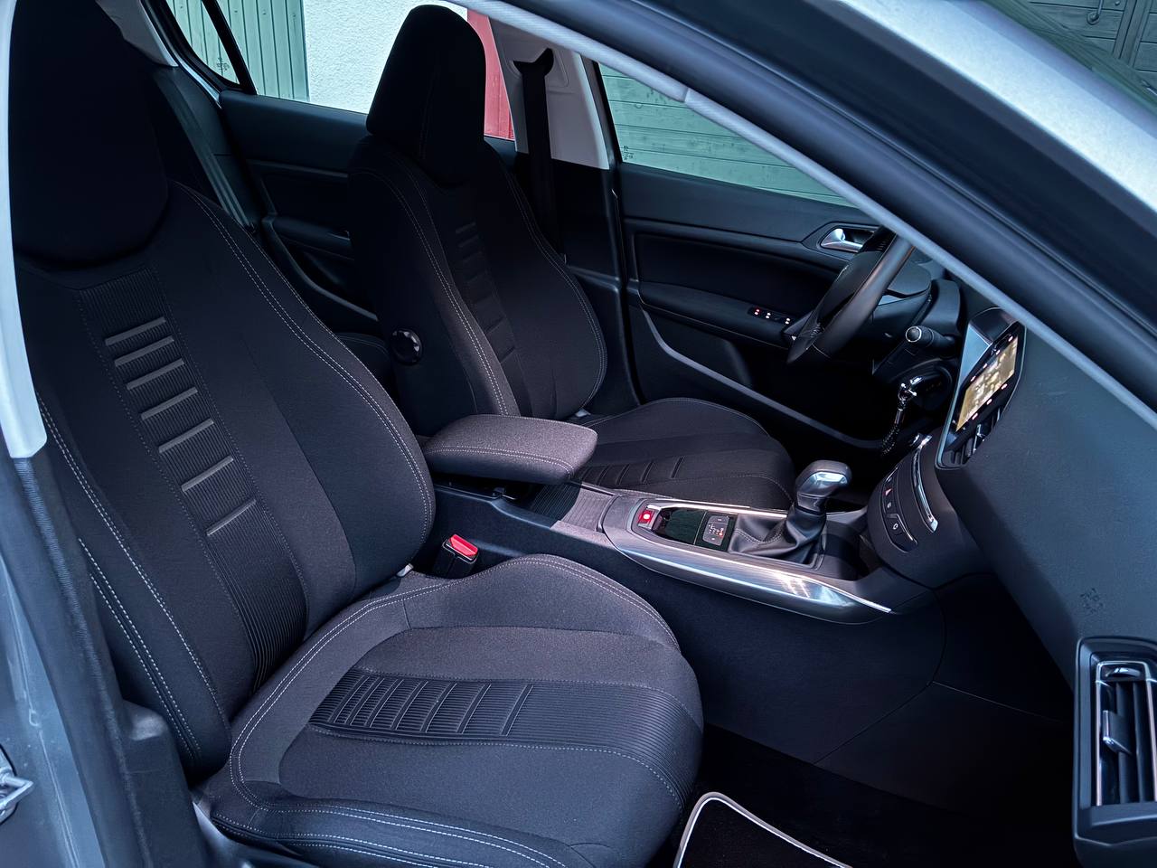 PEUGEOT 308 1.2 THP Active Automatic-image-7