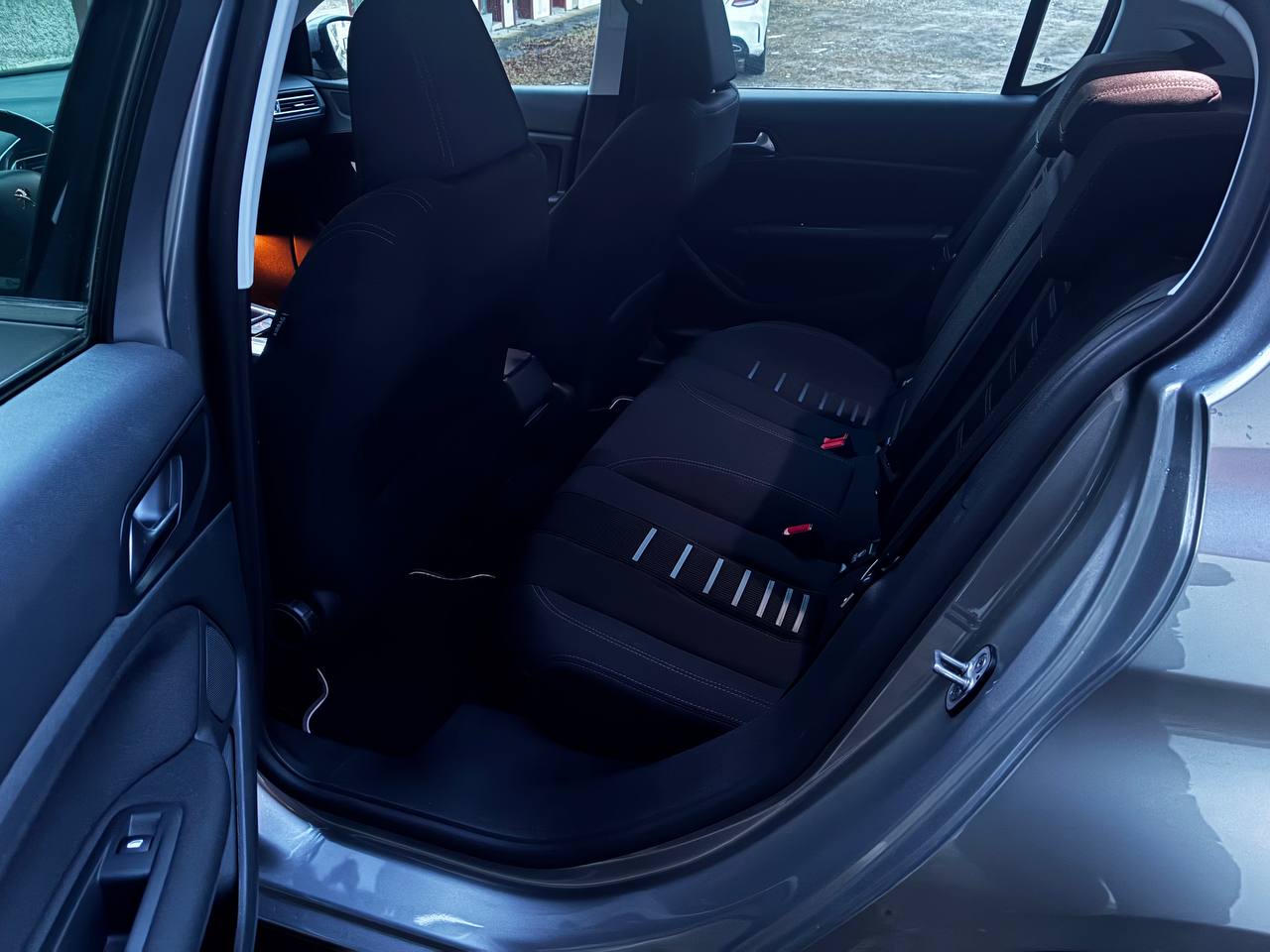 PEUGEOT 308 1.2 THP Active Automatic-image-9