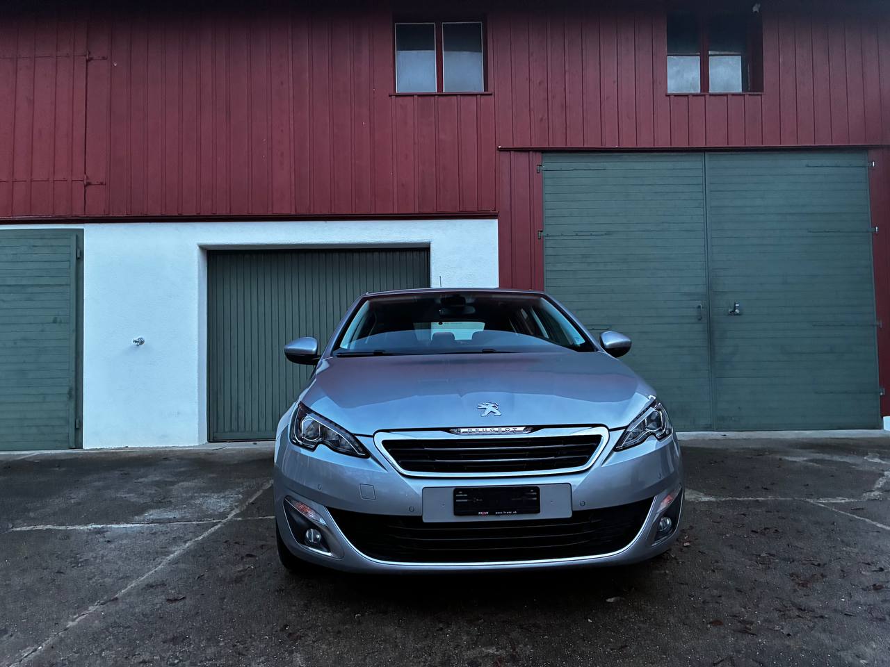 PEUGEOT 308 1.2 THP Active Automatic-image-5
