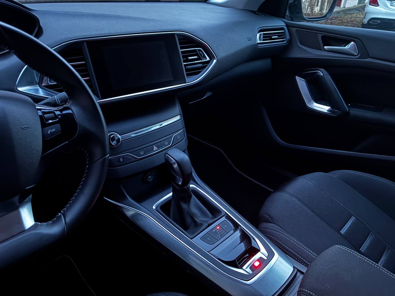 PEUGEOT 308 1.2 THP Active Automatic-image-13