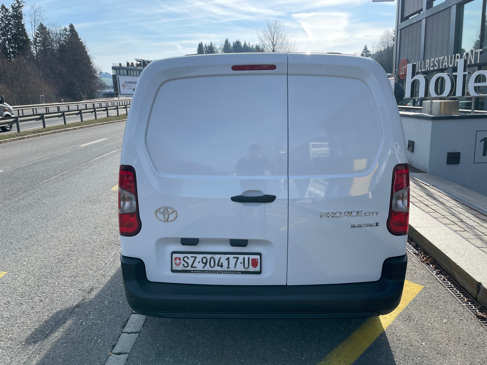 TOYOTA Proace City Van EV 50 kWh Advanced Long mit Holzboden-image-5