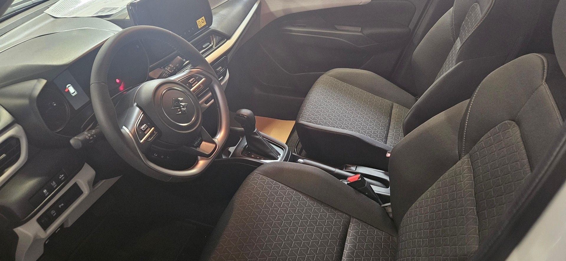 SUZUKI Swift 1.2 Sakura Hybrid-image-5