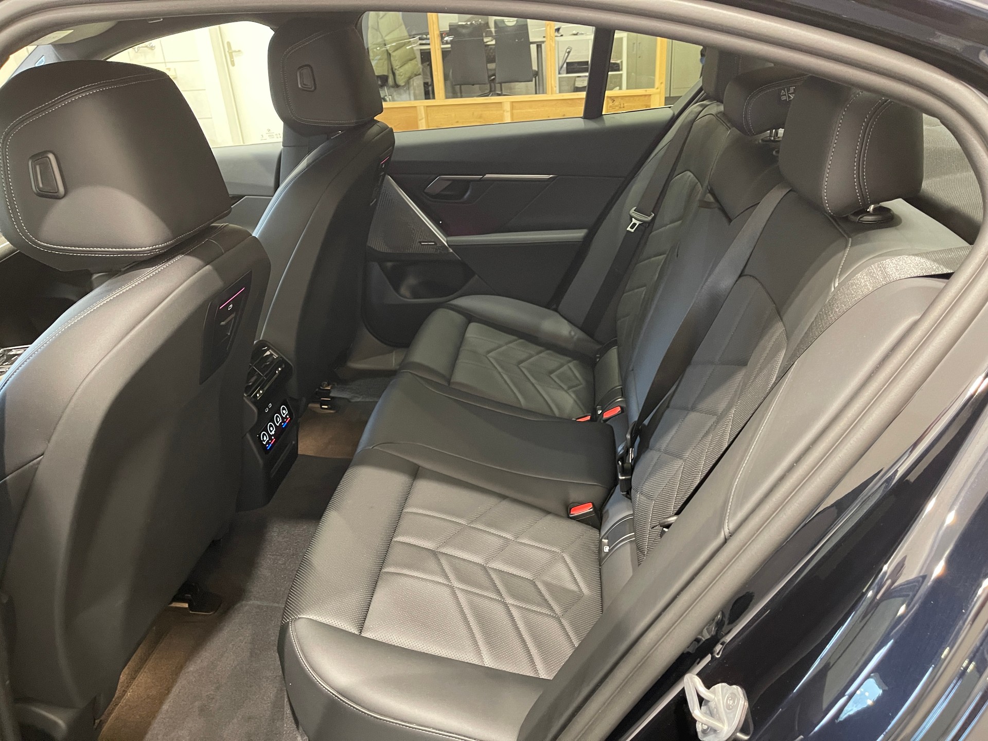 BMW 520i 48V M Sport Steptronic-image-15
