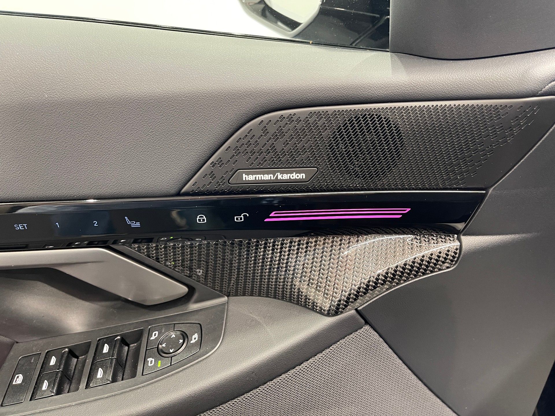 BMW 520i 48V M Sport Steptronic-image-11