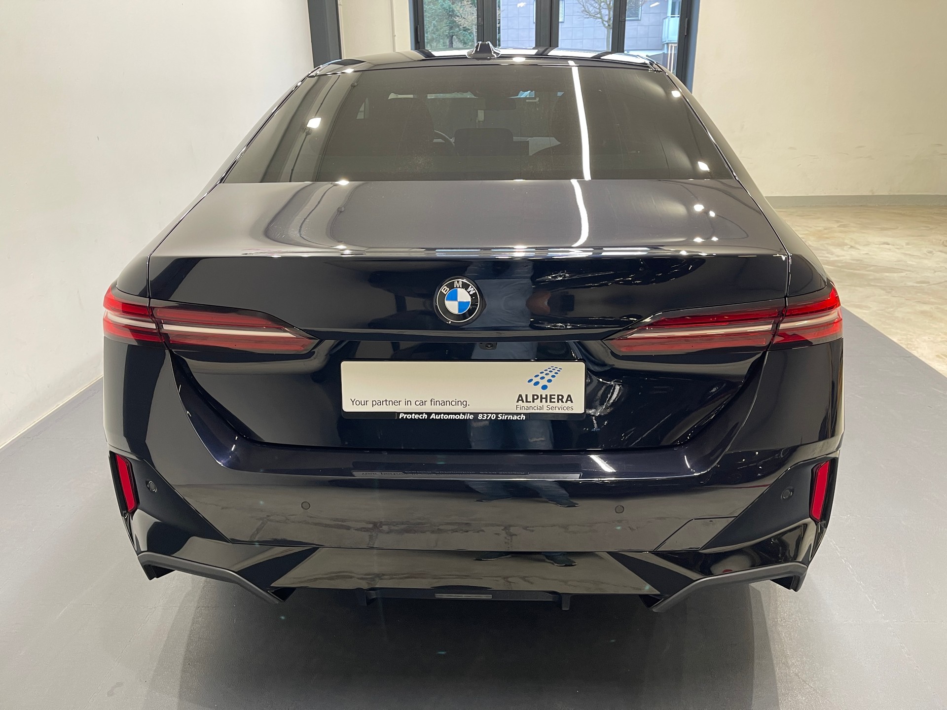 BMW 520i 48V M Sport Steptronic-image-6