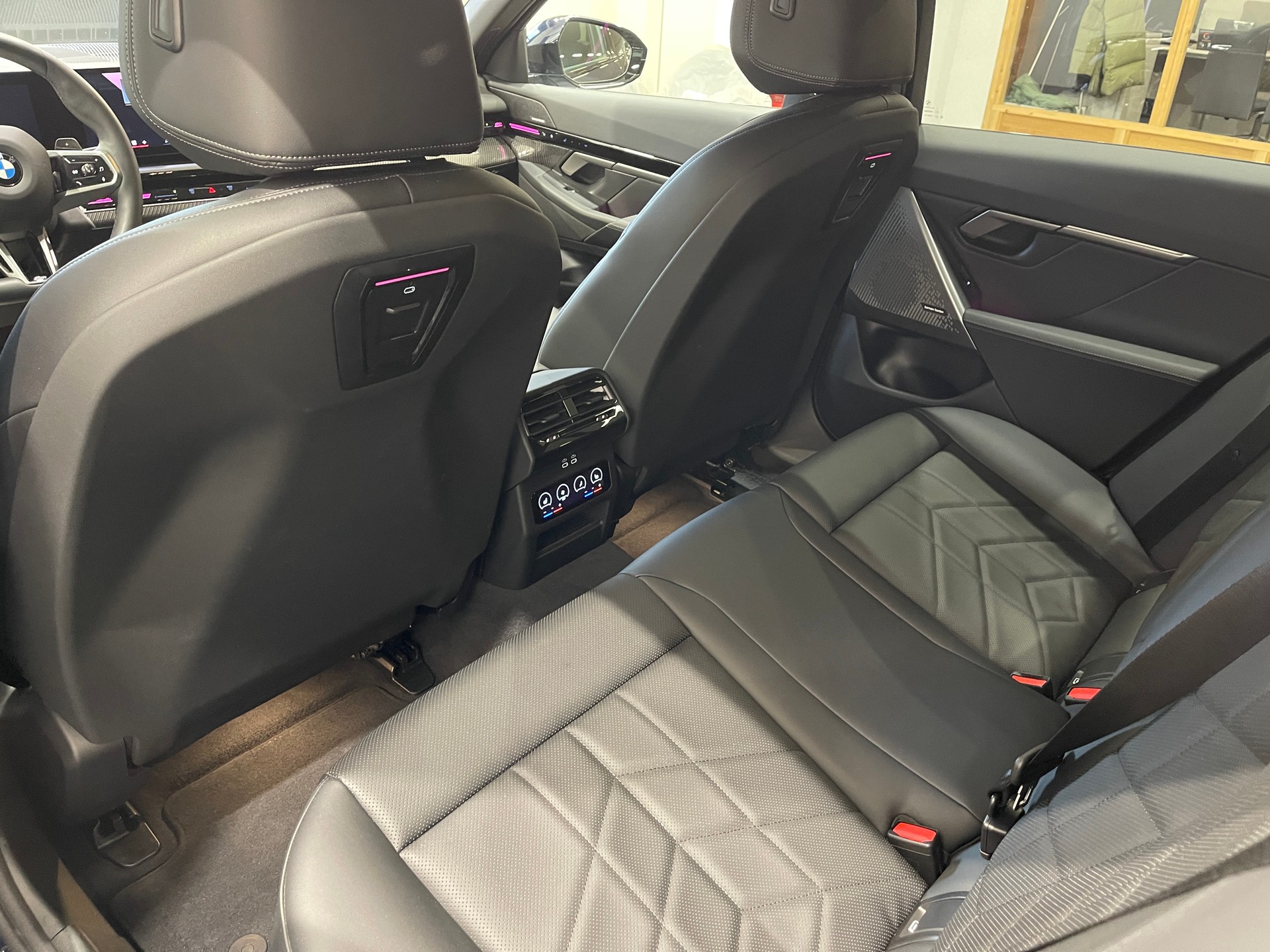 BMW 520i 48V M Sport Steptronic-image-14