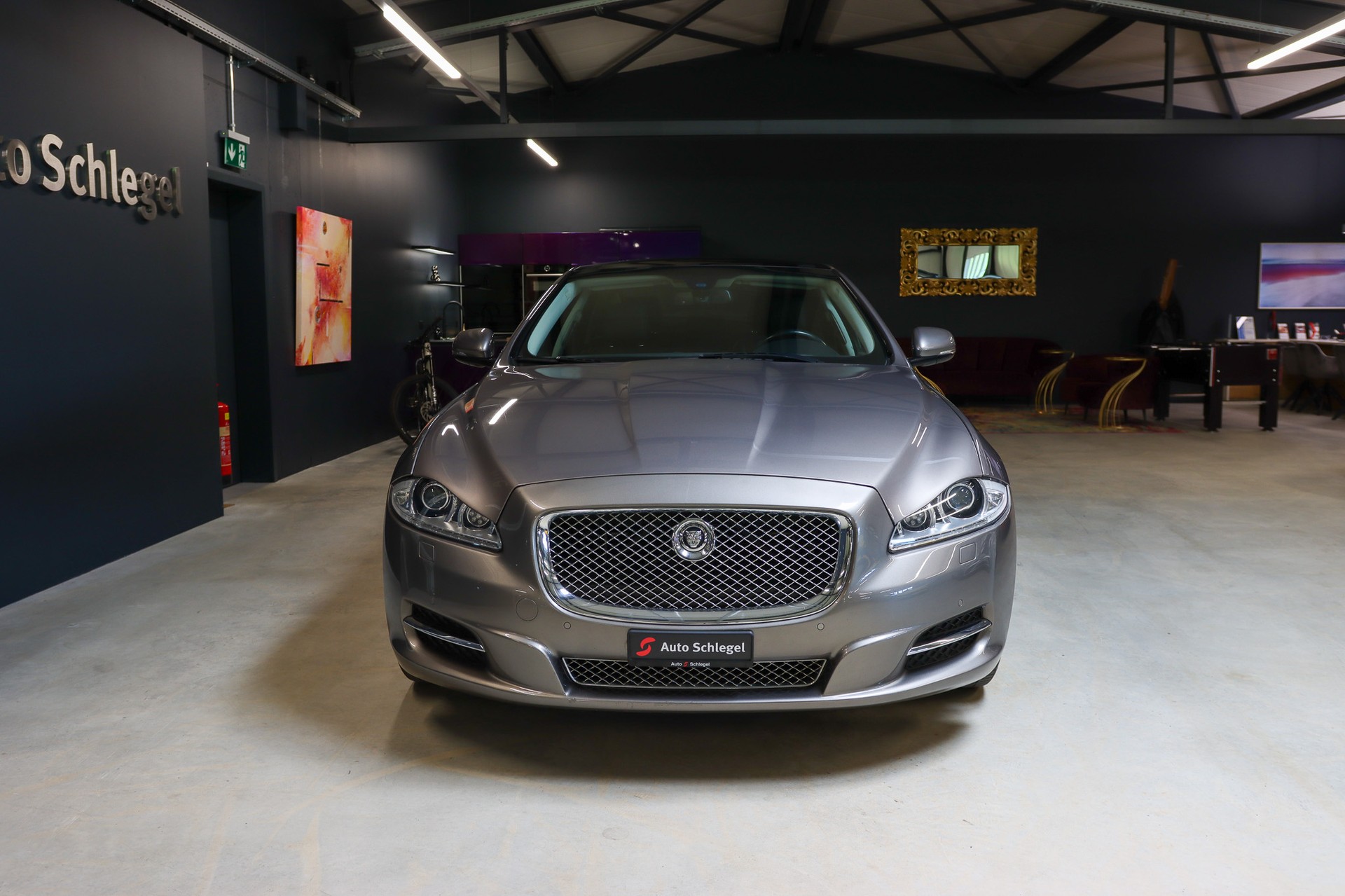 JAGUAR XJ LWB 3.0 V6 S/C Portfolio Automatic AWD-image-1