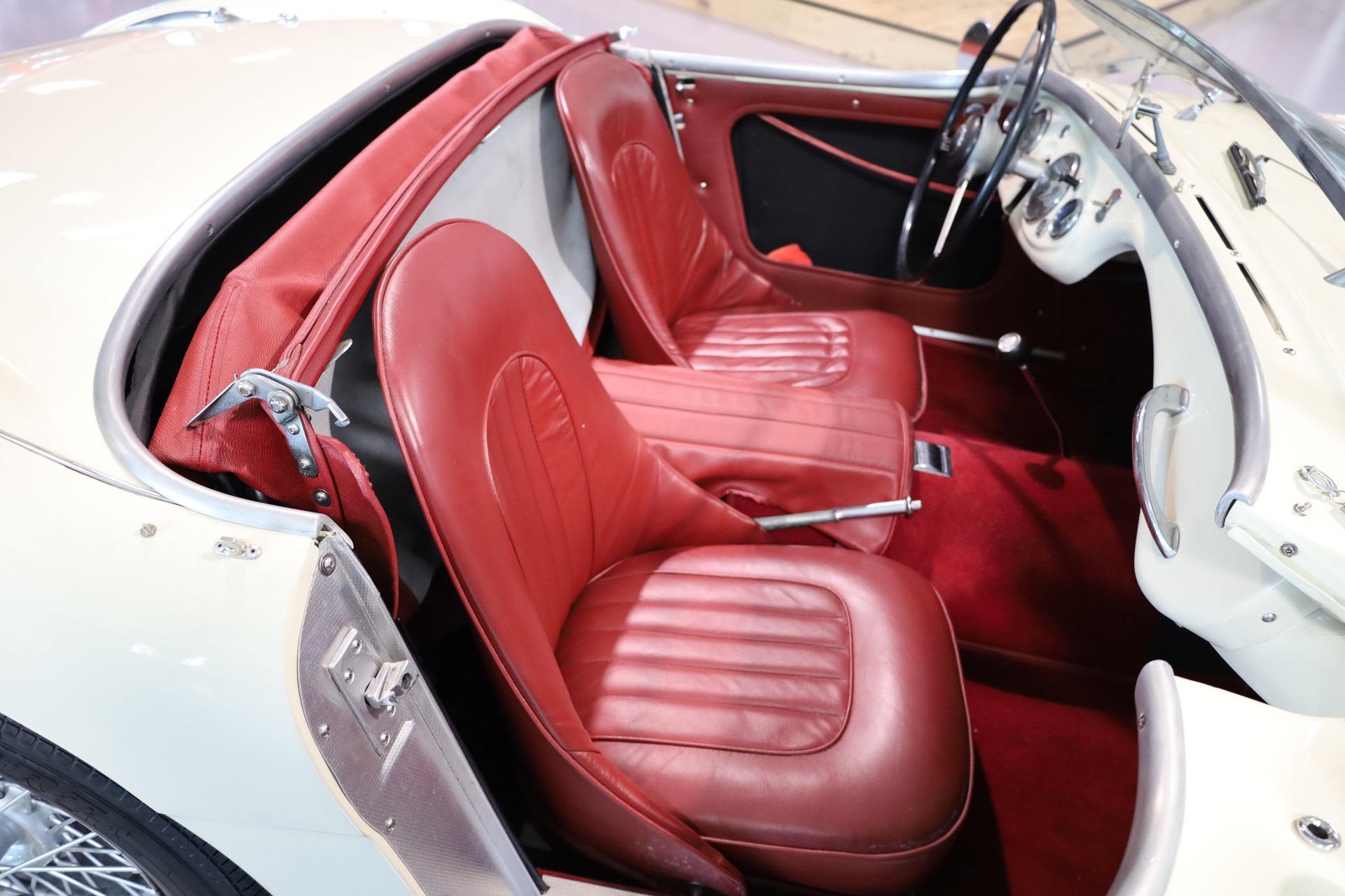 AUSTIN-HEALEY 100/4 BN1-image-14