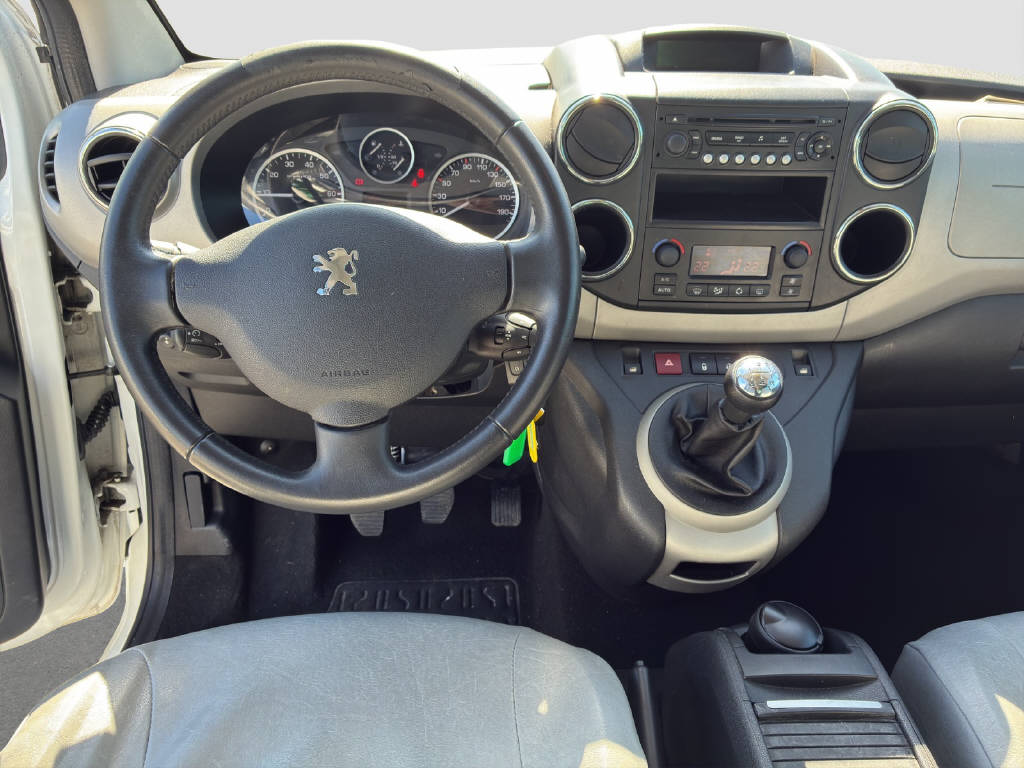 PEUGEOT Partner Tepee 1.6 HDI 112 PS Trendy Clim-image-11