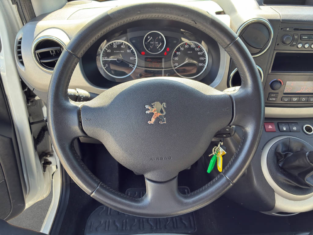 PEUGEOT Partner Tepee 1.6 HDI 112 PS Trendy Clim-image-8