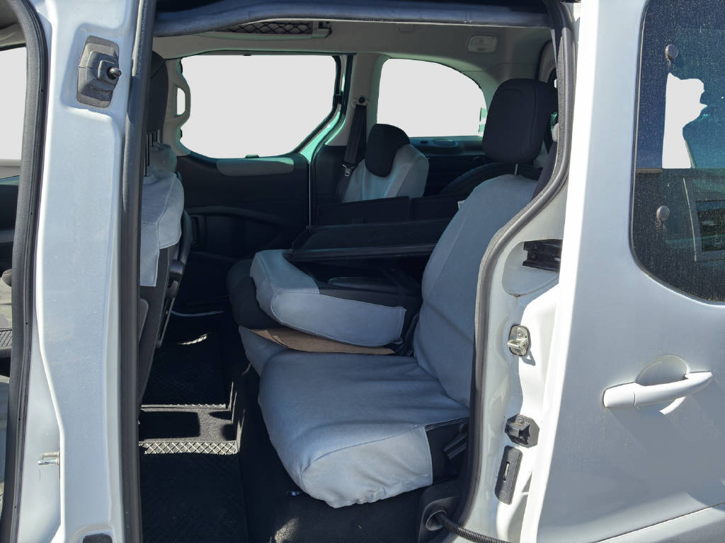 PEUGEOT Partner Tepee 1.6 HDI 112 PS Trendy Clim-image-12
