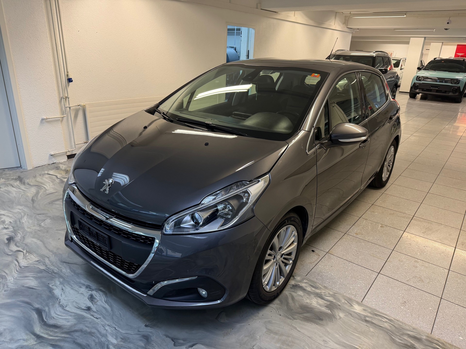 PEUGEOT 208 1.2 PureTech Allure