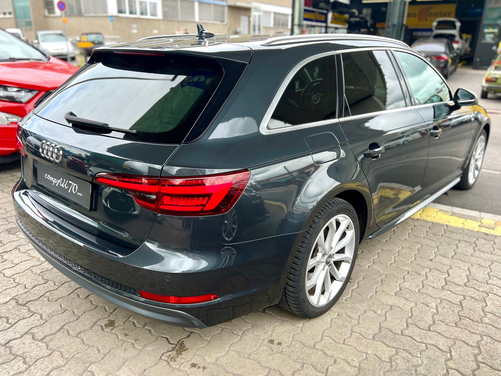 AUDI A4 Avant 2.0 TDI S-Line Sport quattro S-tronic-image-7