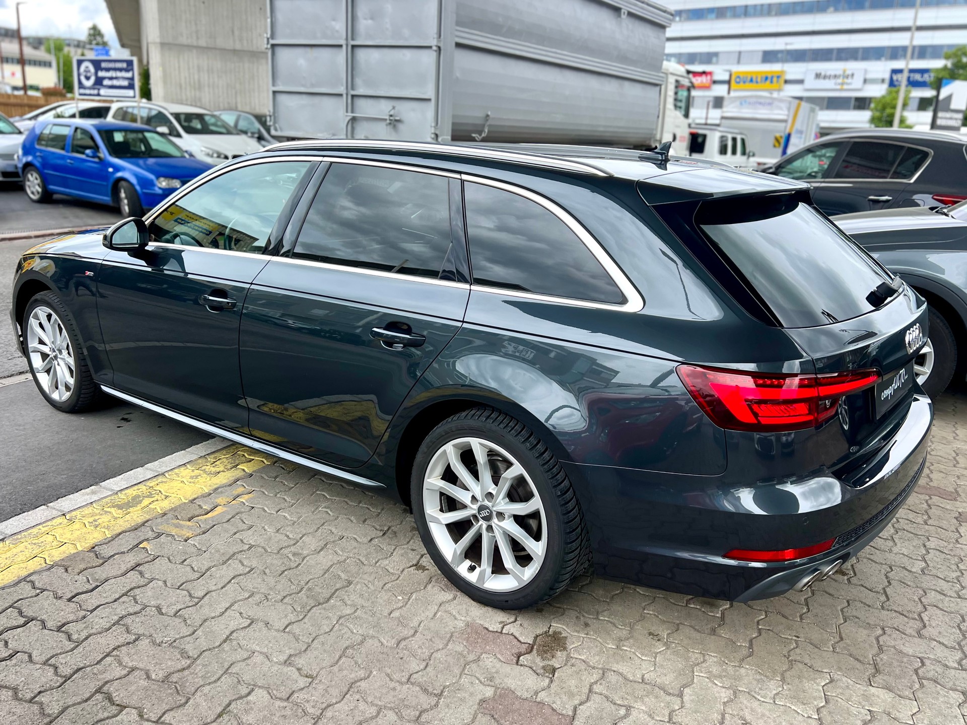 AUDI A4 Avant 2.0 TDI S-Line Sport quattro S-tronic-image-5