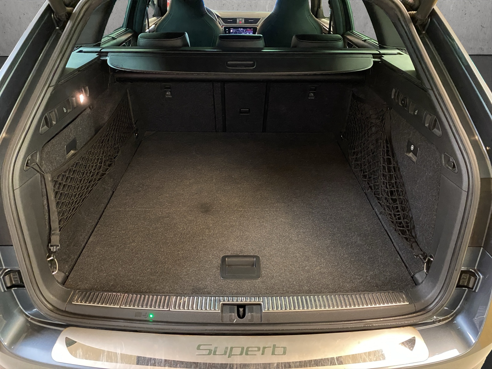 SKODA Superb Combi 2.0 TSI SportLine+ DSG 4x4-image-13