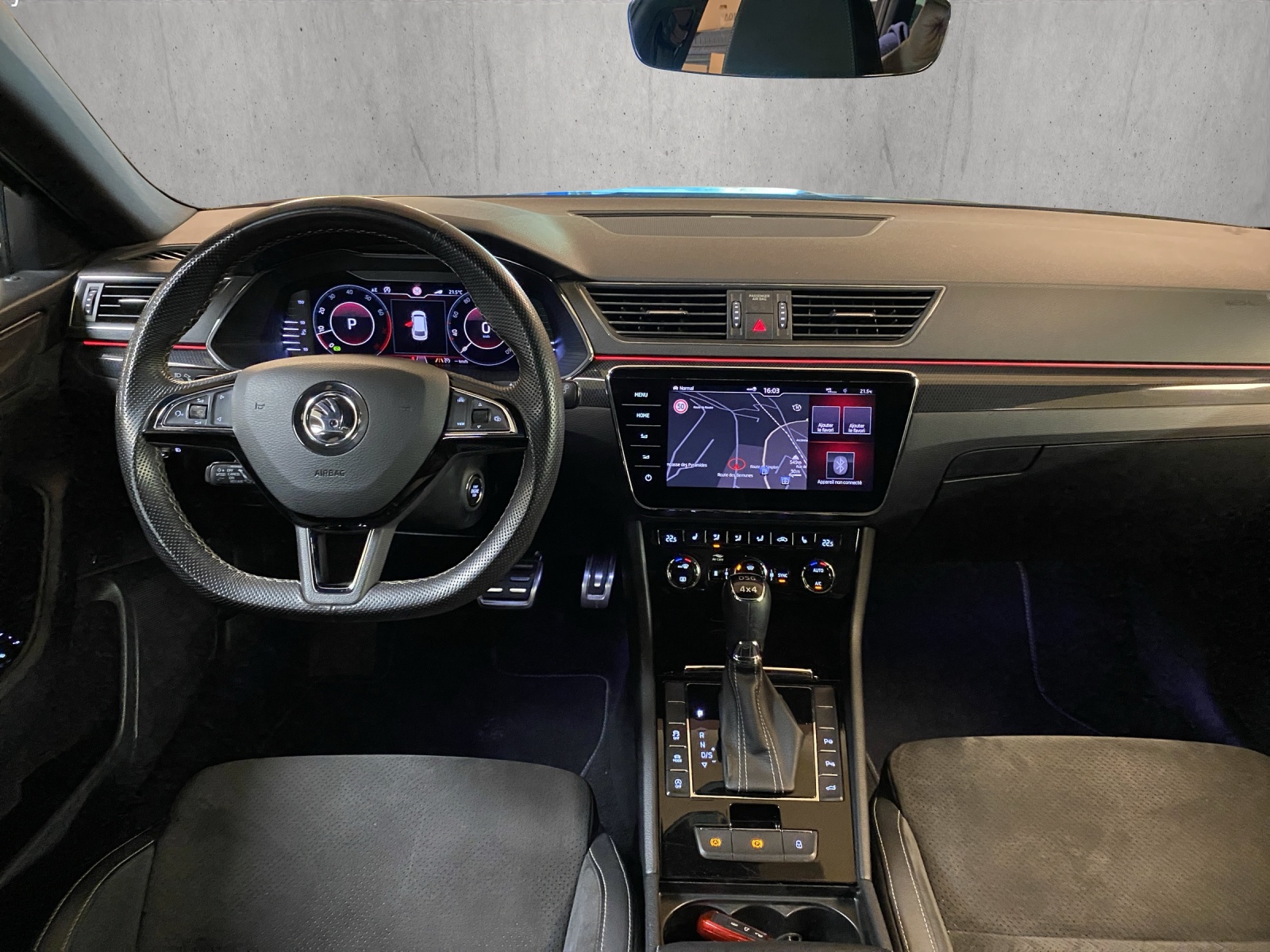 SKODA Superb Combi 2.0 TSI SportLine+ DSG 4x4-image-11