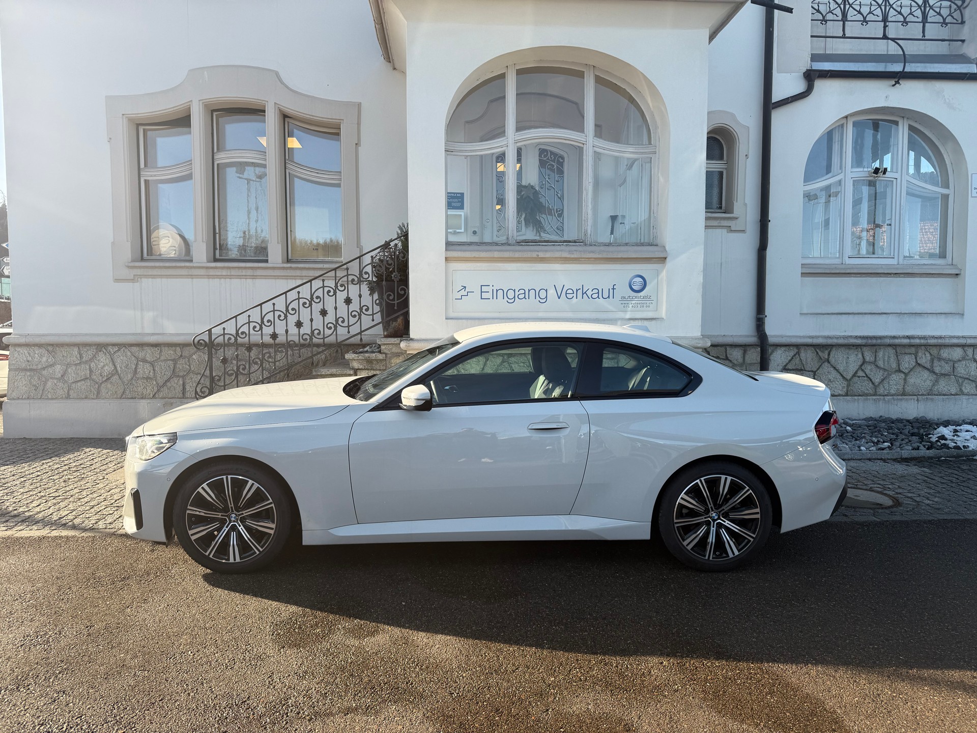 BMW 218 i Coupé-showroom-element-2