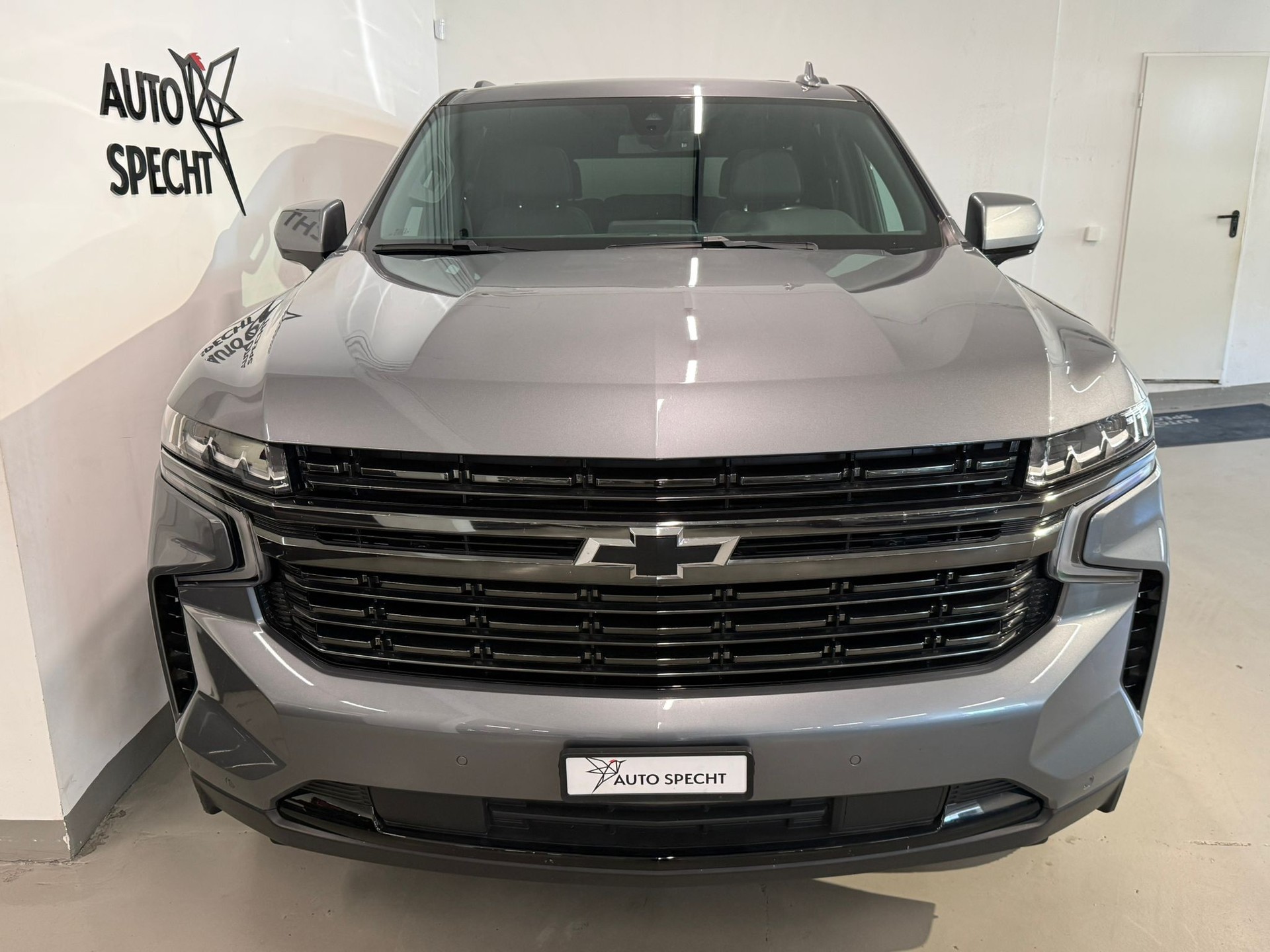 CHEVROLET TAHOE RST AWD/4WD-showroom-element-2
