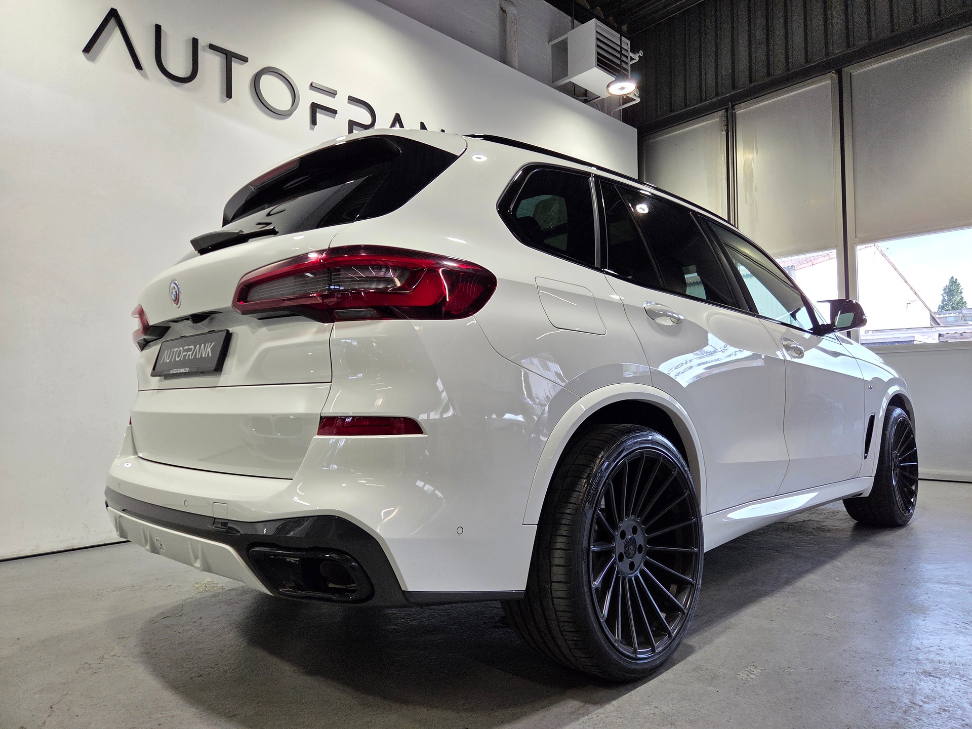 BMW X5 30d xDrive M-Sport-image-24