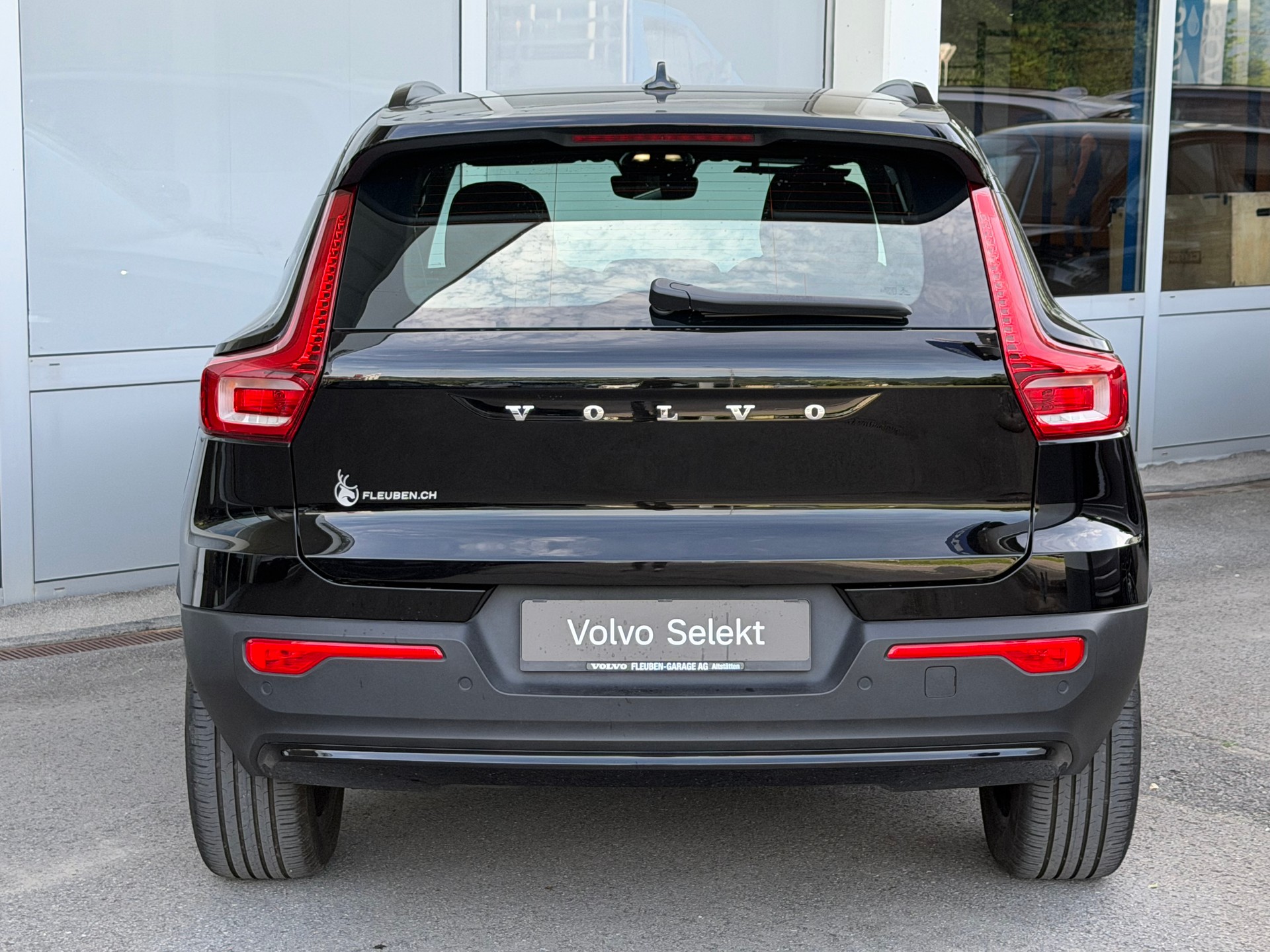 VOLVO XC40 B4 Benzin Mild Hybrid AWD Plus Dark DCT-image-22