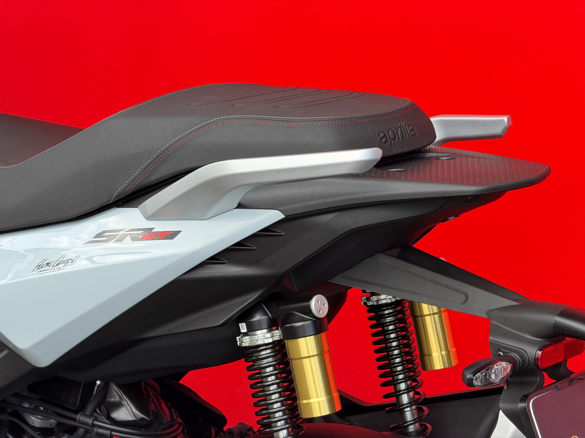 APRILIA SR 400 GT-image-8