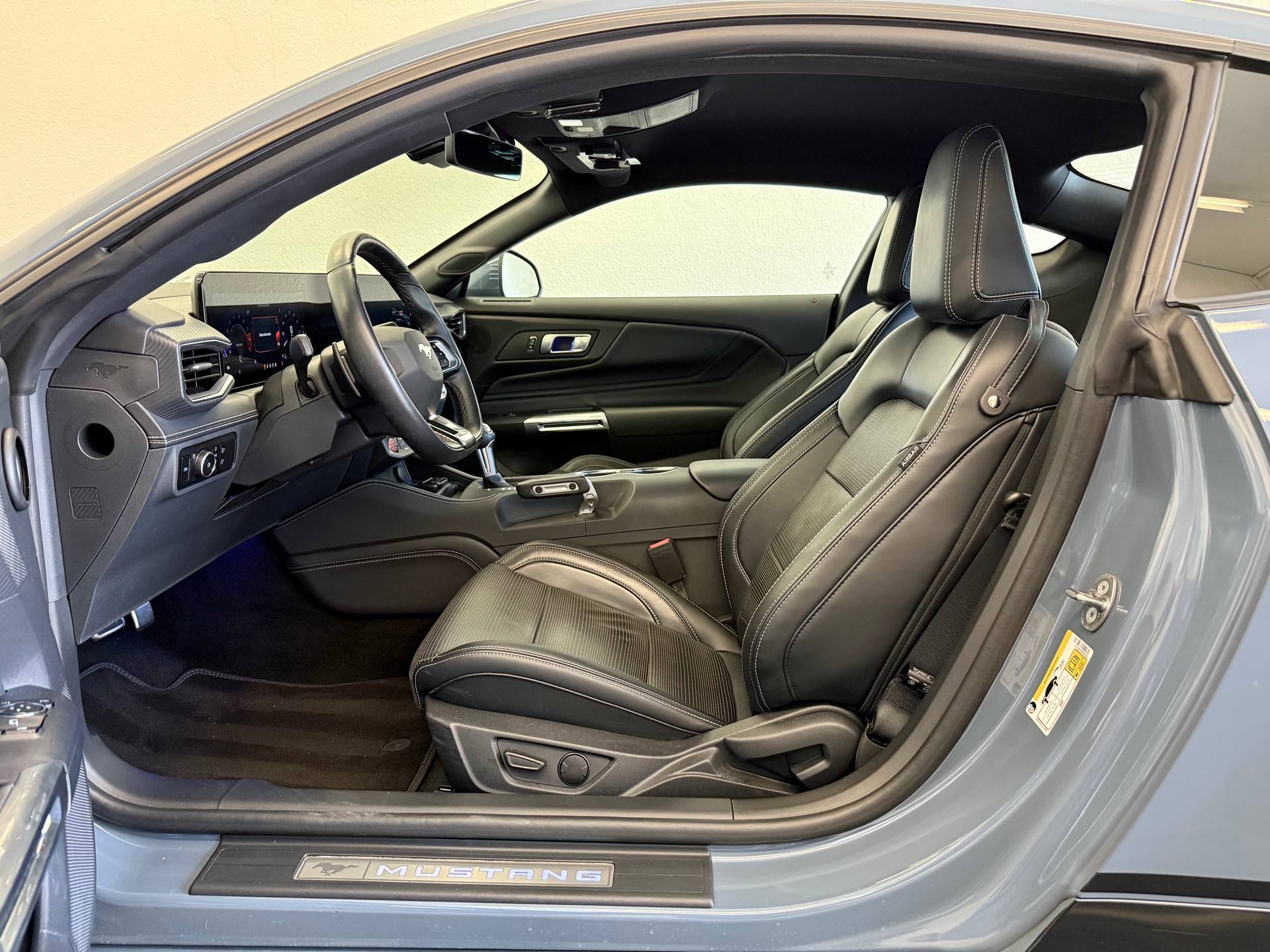 FORD Mustang Fastback 5.0 V8 GT Automat-image-16