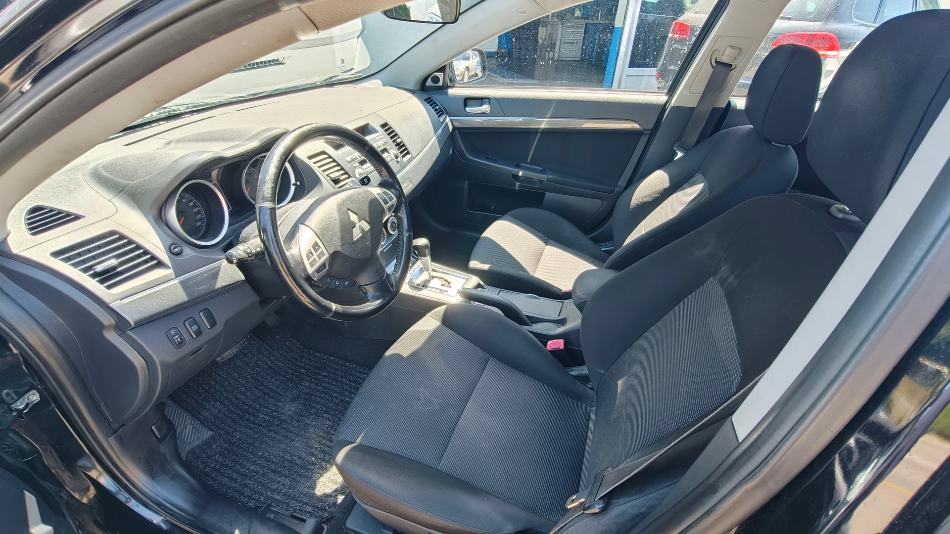 MITSUBISHI Lancer Sportback 1.8 Intense CVT-image-7