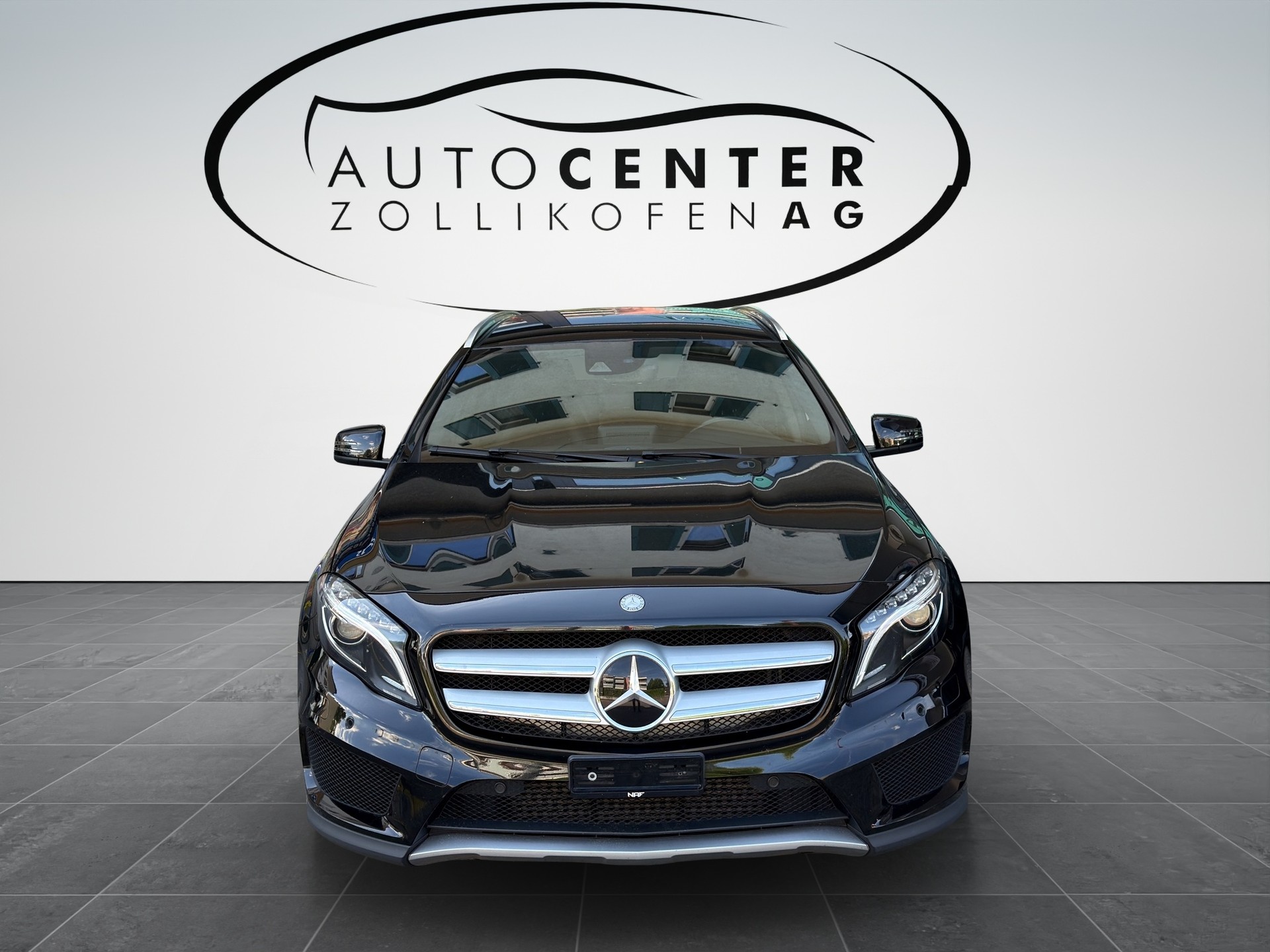 MERCEDES-BENZ GLA 250 AMG Line 4Matic 7G-DCT-showroom-element-2