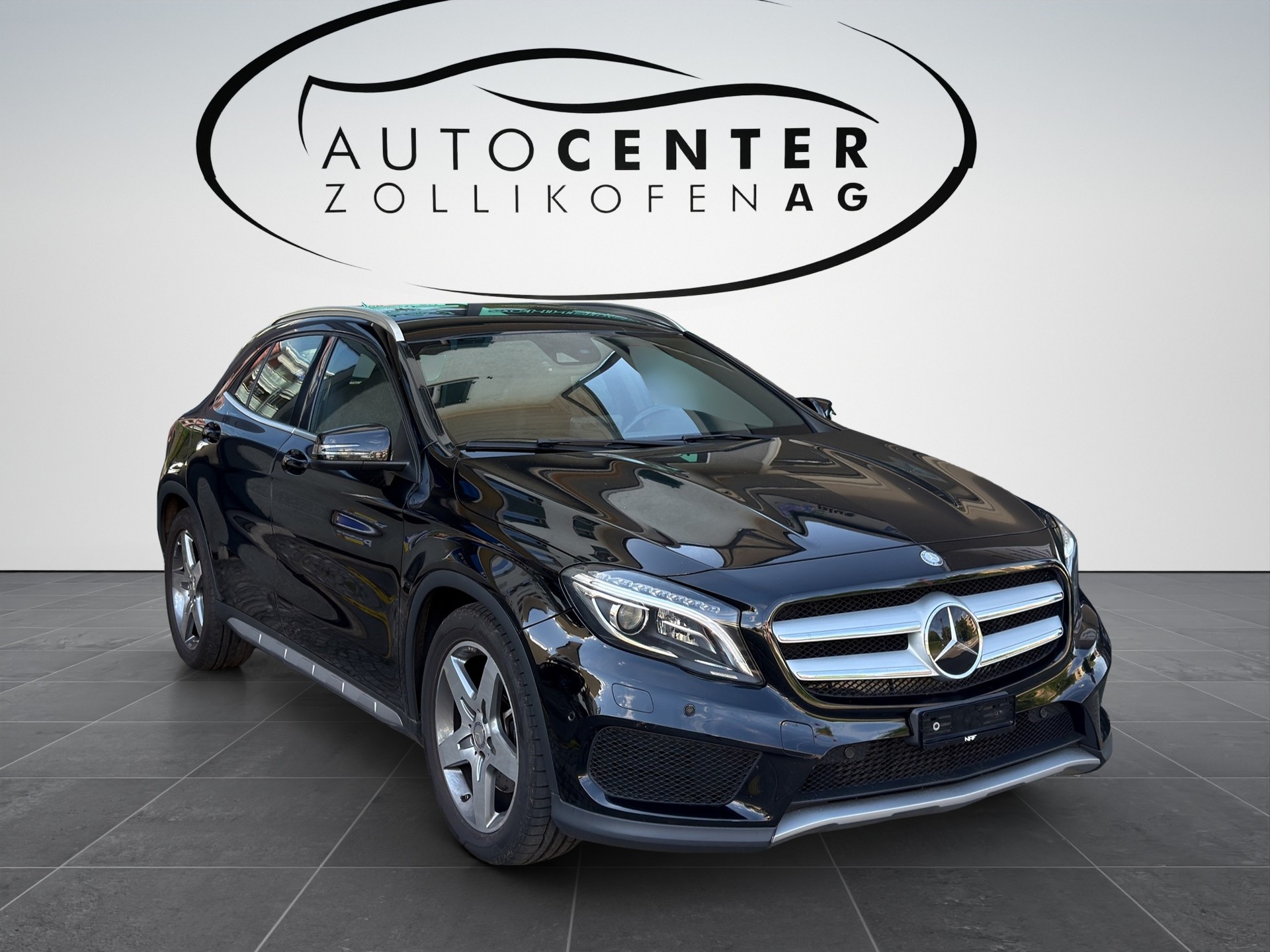 MERCEDES-BENZ GLA 250 AMG Line 4Matic 7G-DCT-showroom-element-1