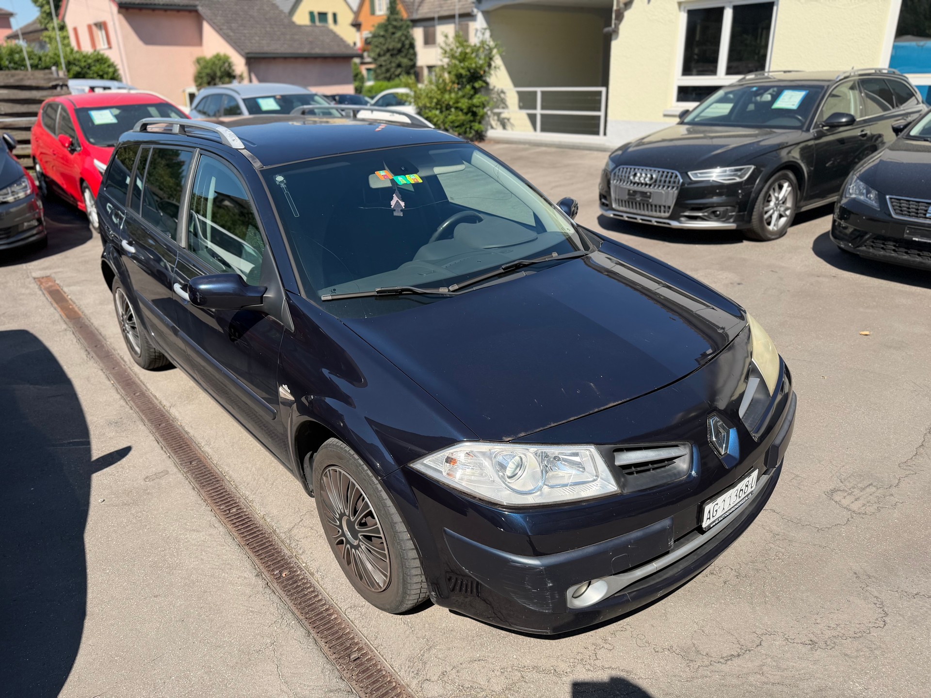 RENAULT Mégane Break 2.0 16V Business Automatic-showroom-element-2