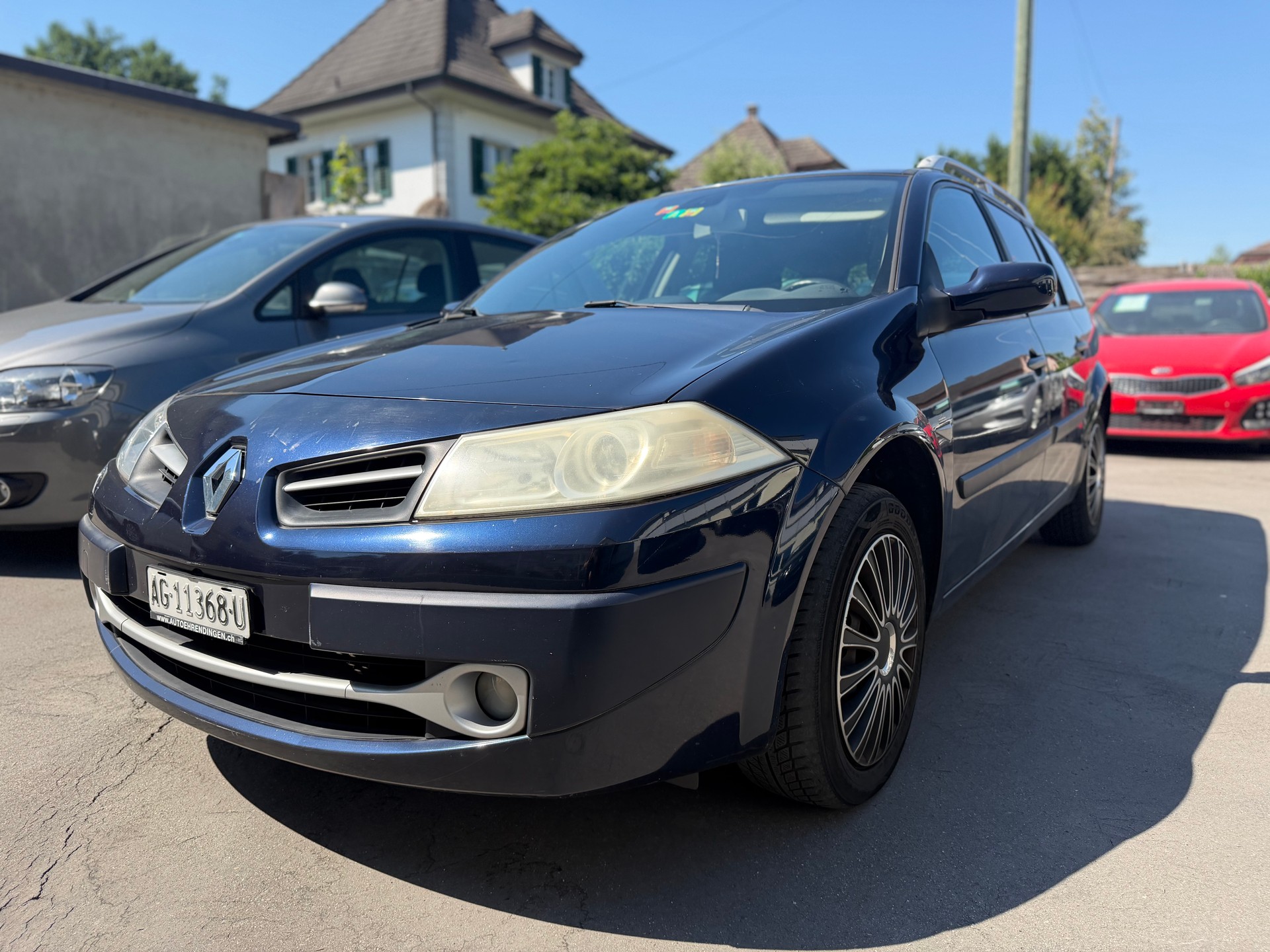 RENAULT Mégane Break 2.0 16V Business Automatic-showroom-element-1