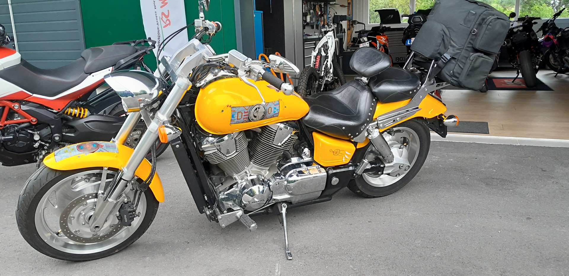 HONDA VTX 1800-image-1