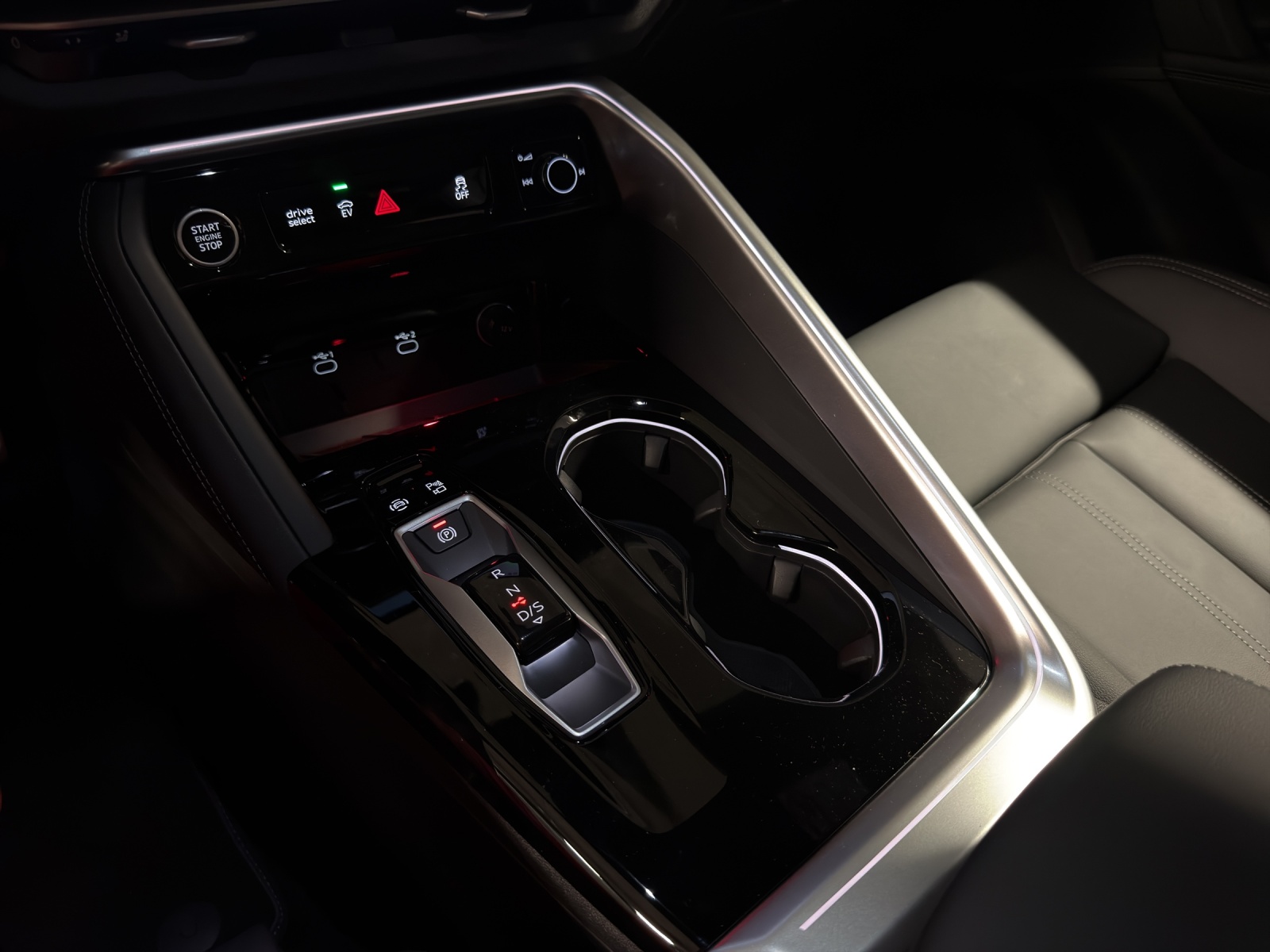 AUDI Q5 e-hybrid quattro 220 kW S-tronic-image-11