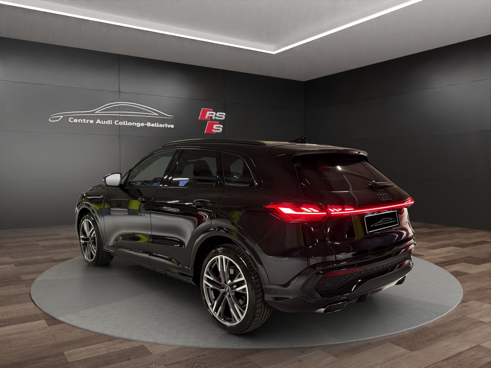 AUDI Q5 e-hybrid quattro 220 kW S-tronic-showroom-element-3