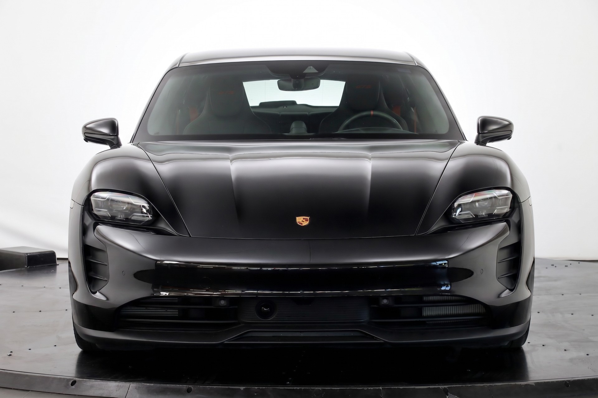 PORSCHE Taycan GTS Sport Turismo Performance Plus 93,4kWh-showroom-element-1